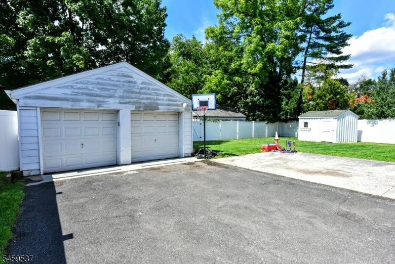 420 S Prospect Ave, Bergenfield Boro, NJ 07621