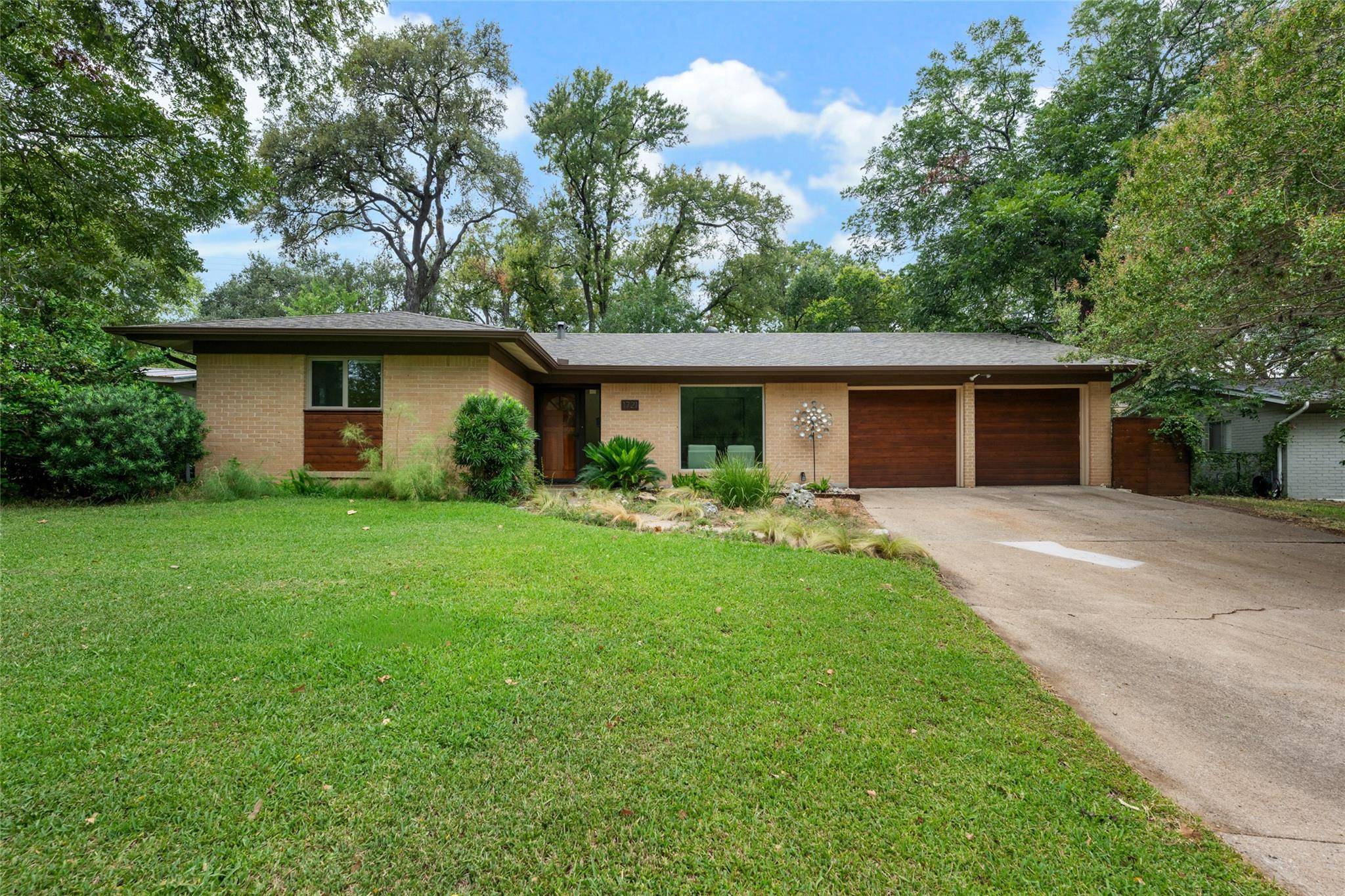 1721 Deerfield DR, Austin, TX 78741