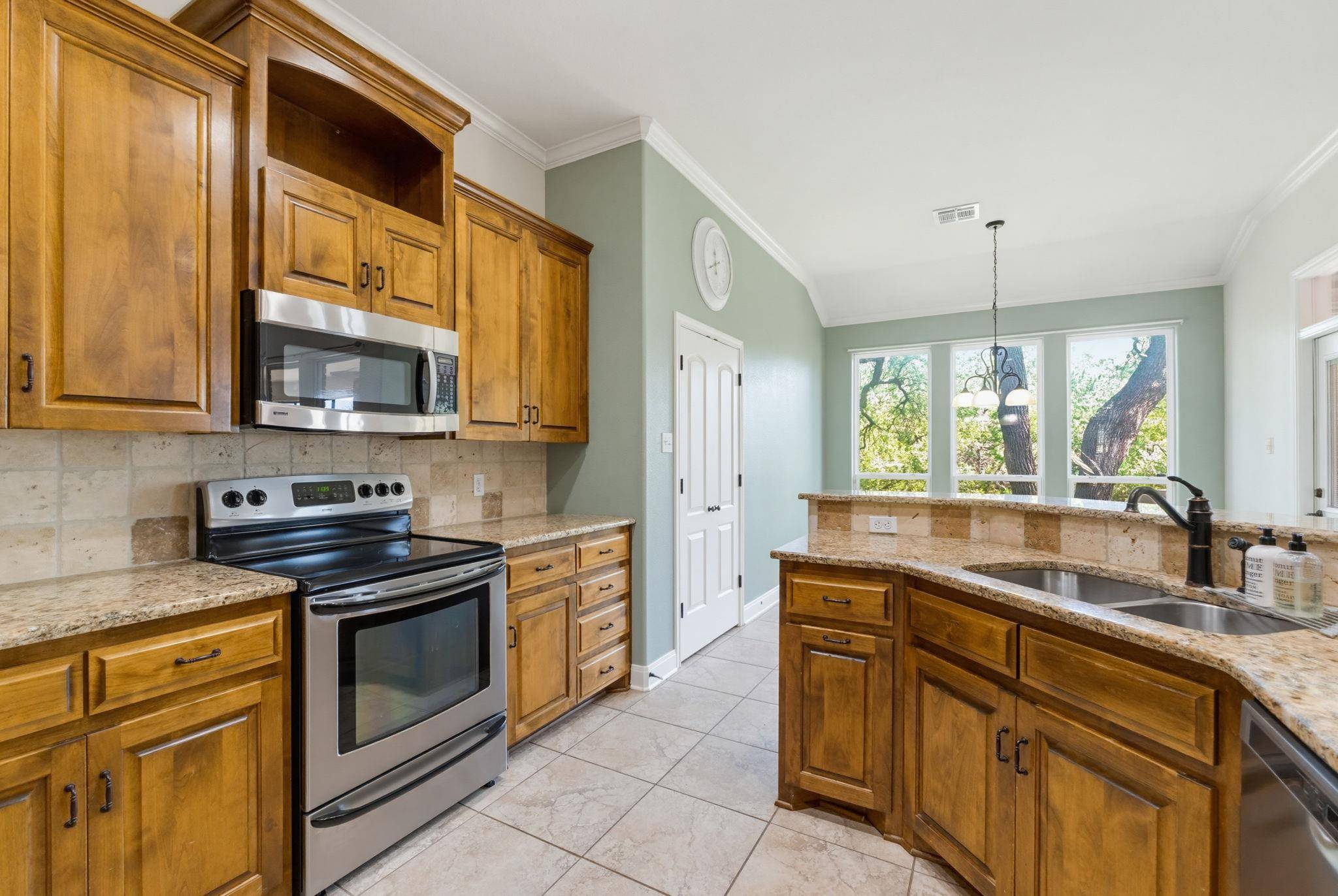 2702 Amber Forest TRL, Belton, TX 76513