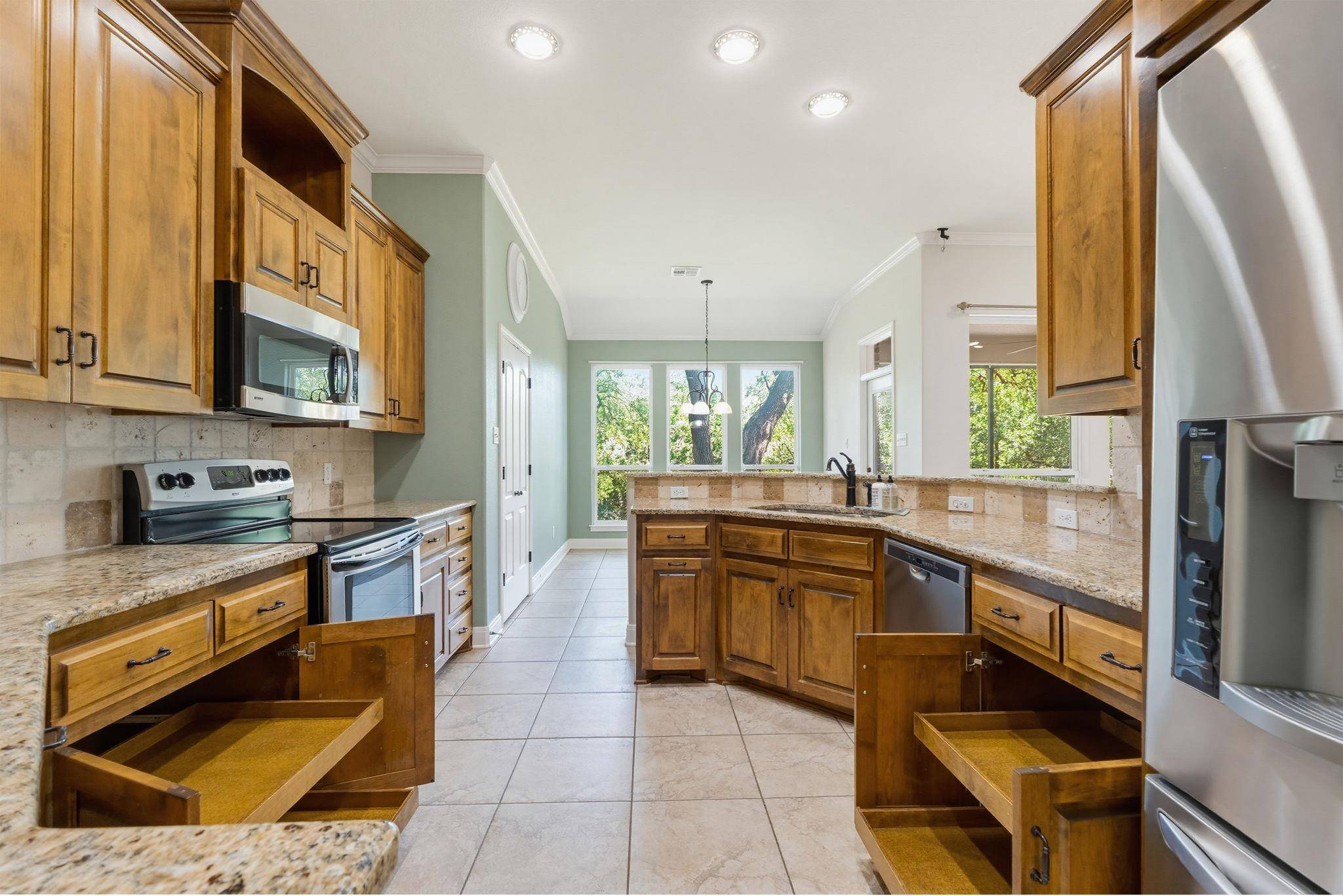 2702 Amber Forest TRL, Belton, TX 76513