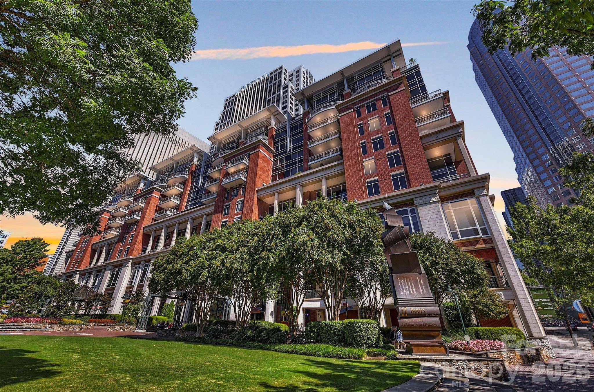 435 S Tryon ST #703, Charlotte, NC 28202