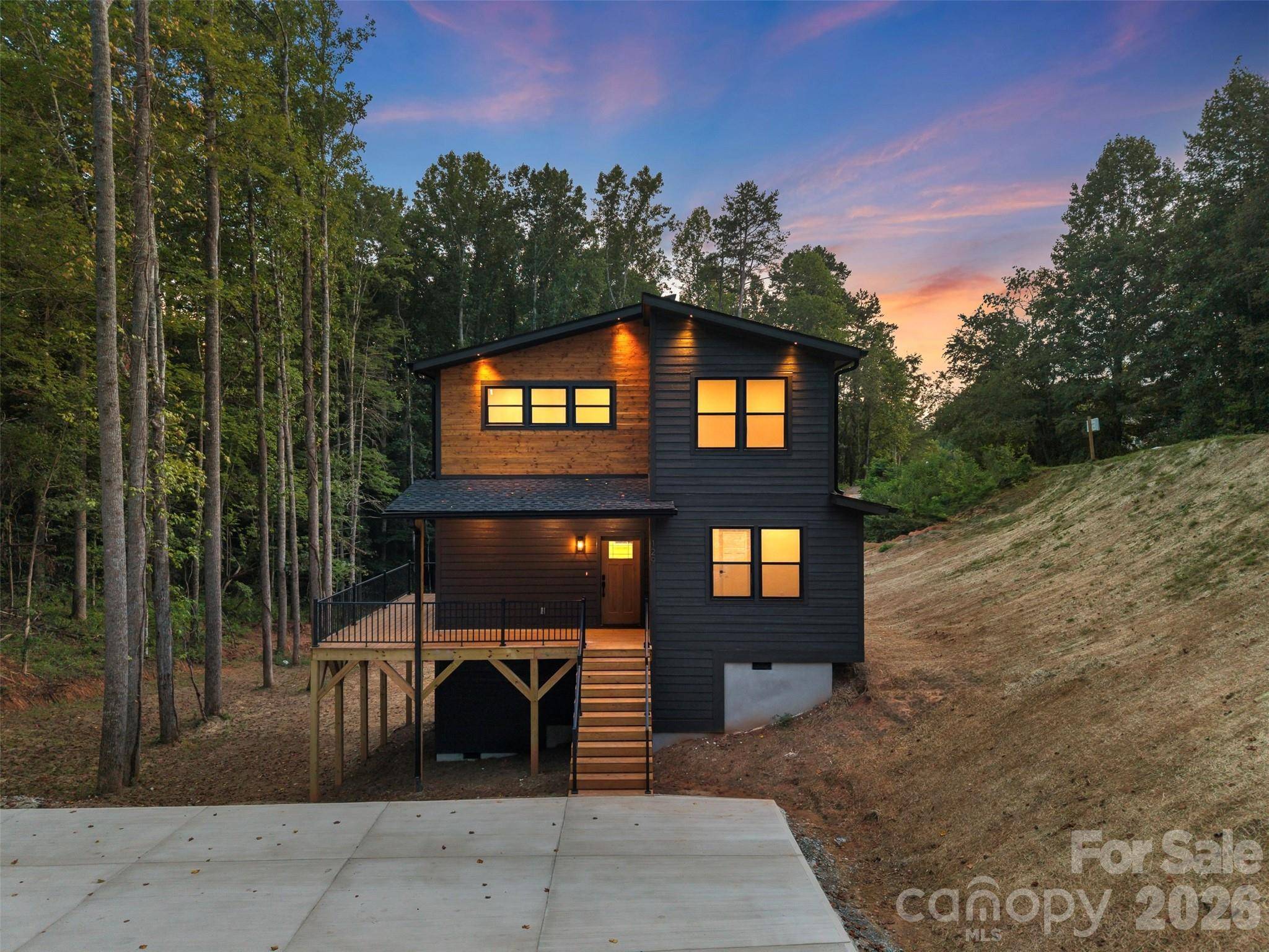 129 Quiet Woods DR, Leicester, NC 28748
