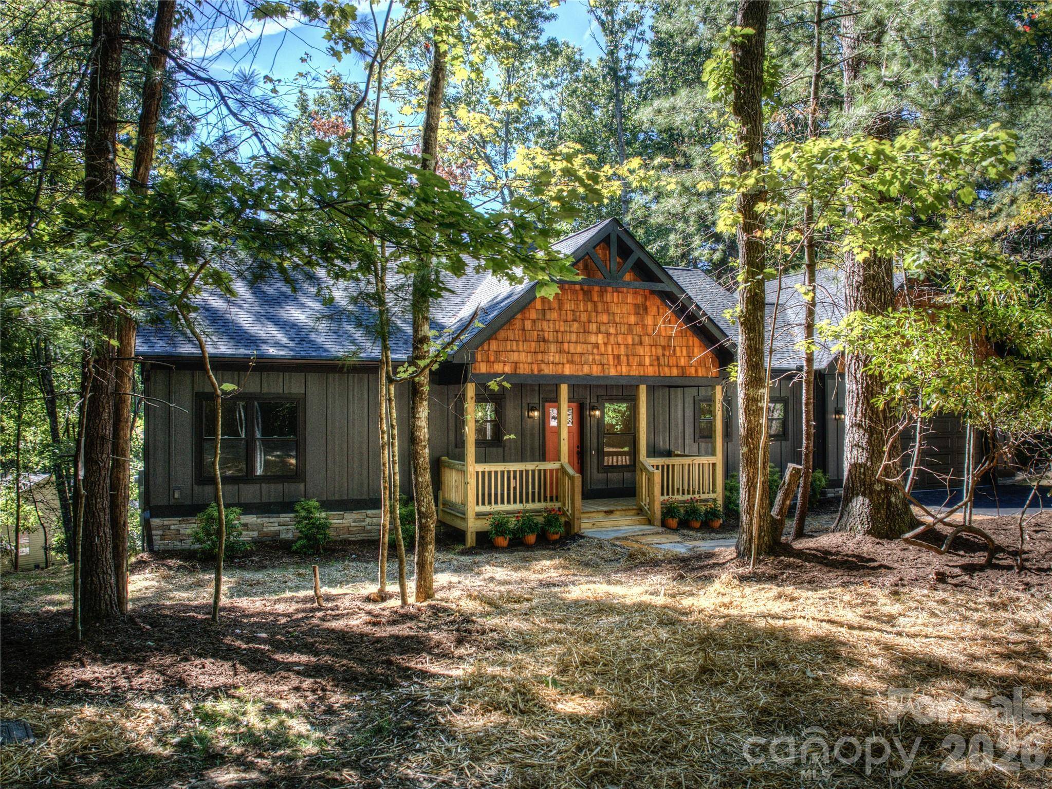 32 Ossarooga CT, Brevard, NC 28712