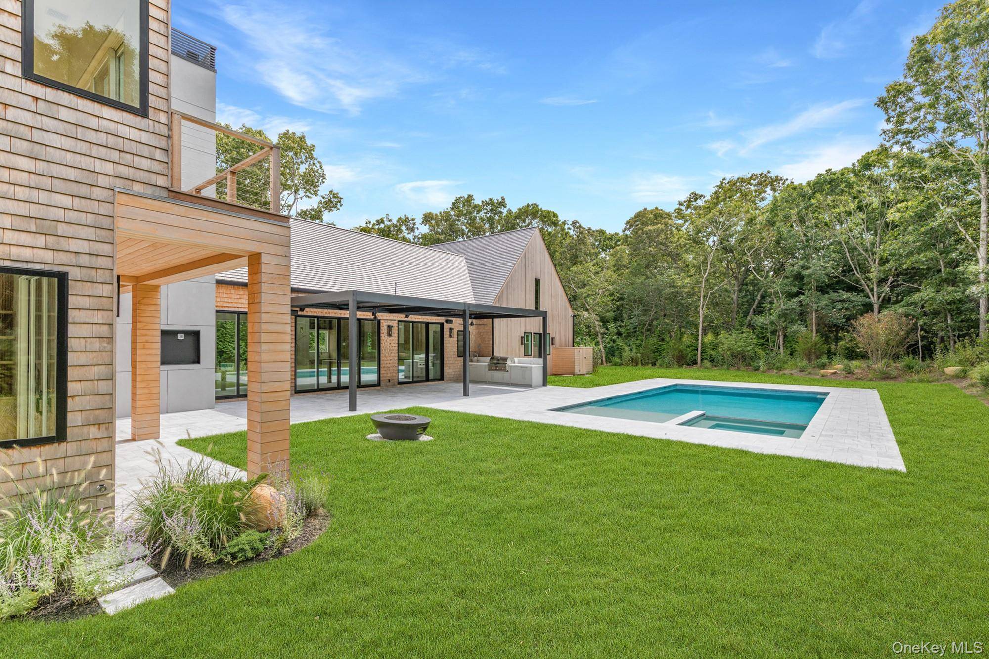 141 A Old House Landing RD, East Hampton, NY 11937