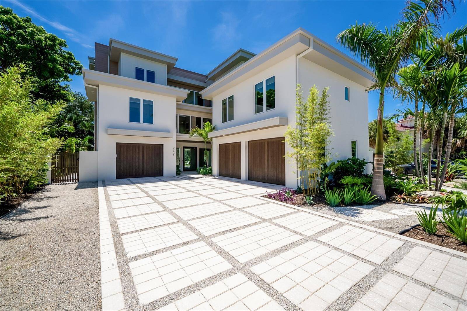 242 LAKEVIEW DR, Anna Maria, FL 34216