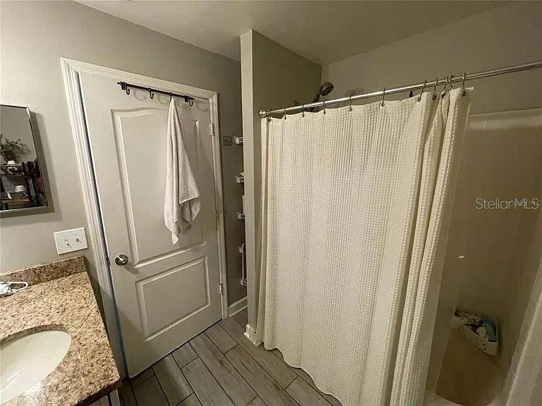 555 BEASLEY CT, Orlando, FL 32807