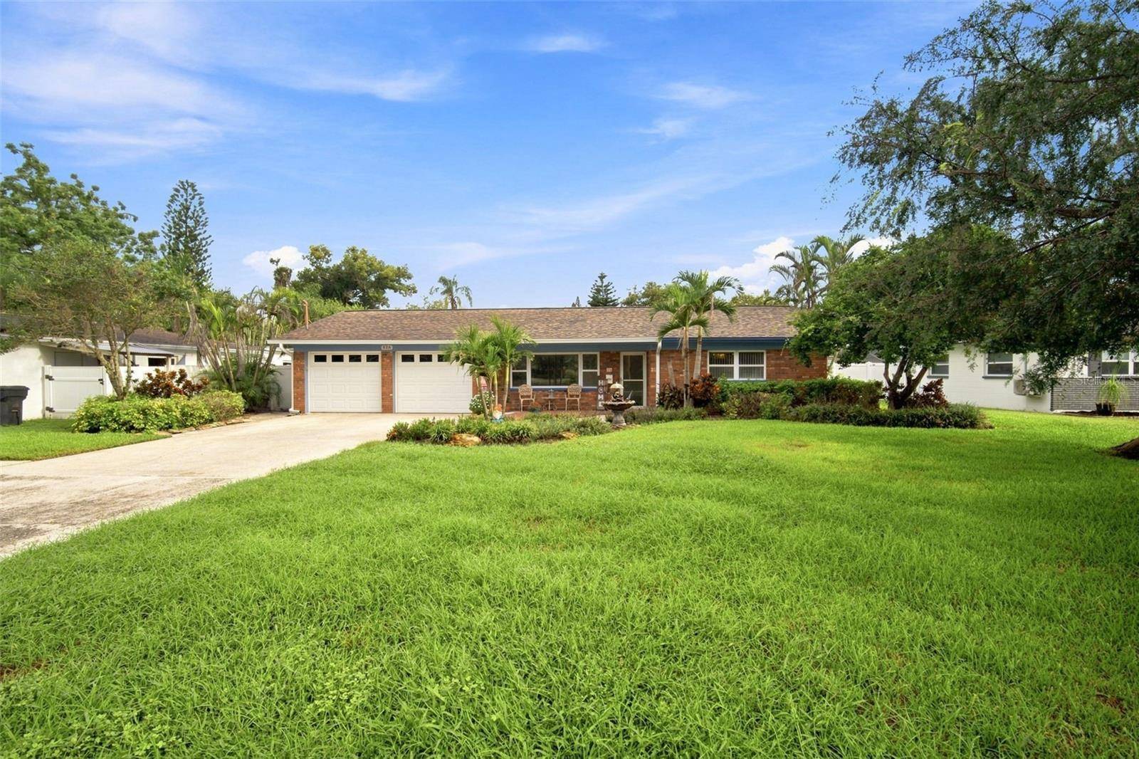 526 S LARRY CIR, Brandon, FL 33511