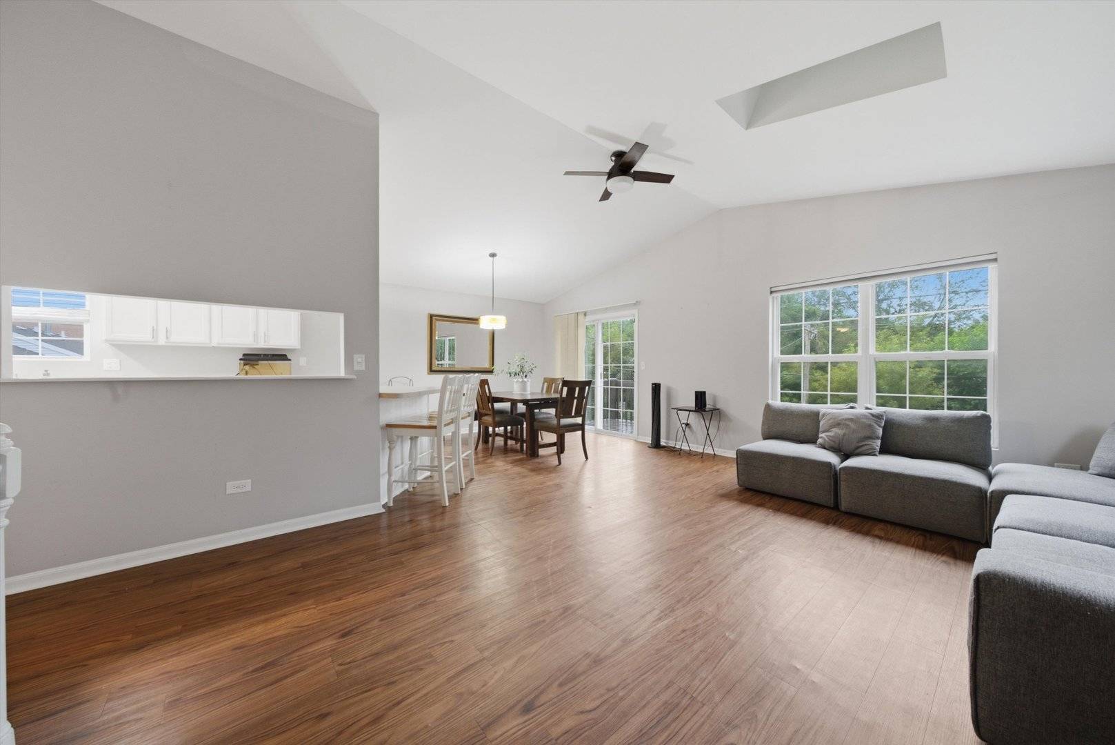 1379 Cary RD, Algonquin, IL 60102