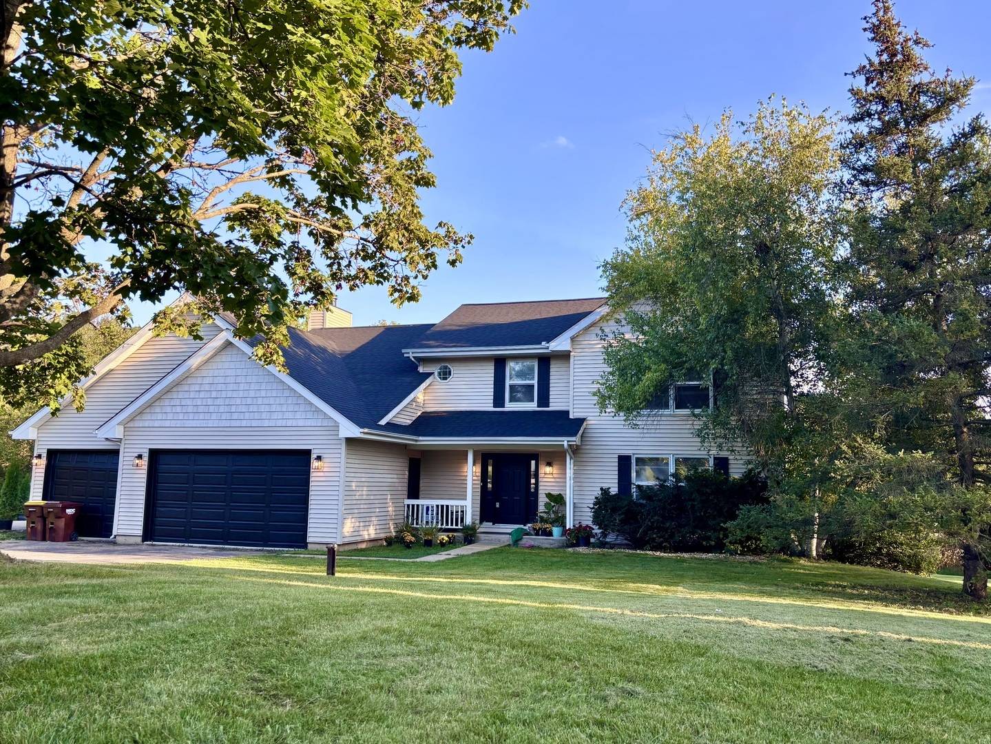 1903 Lands CT, Crystal Lake, IL 60012