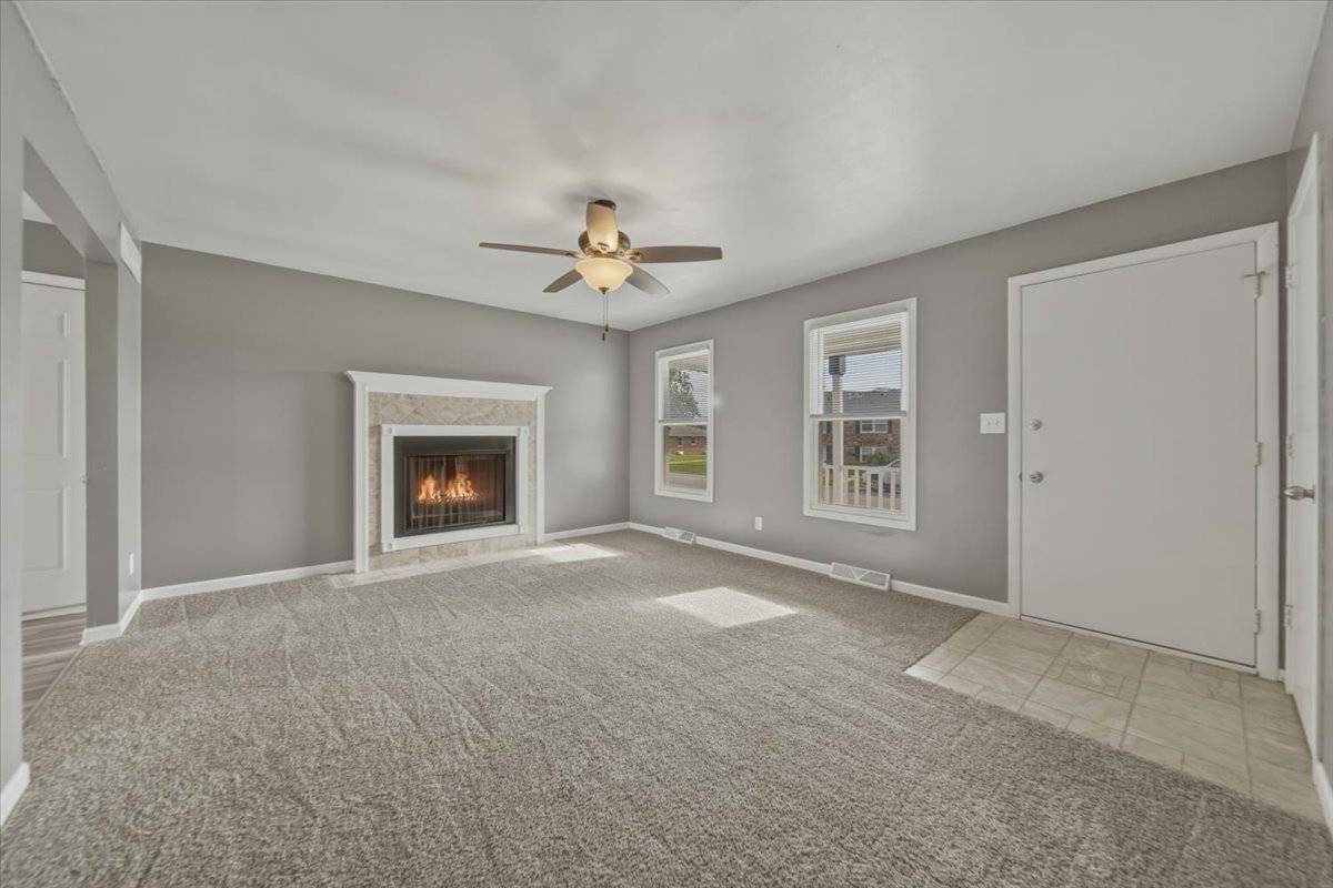 1267 Sunnymeade DR, Rochelle, IL 61068