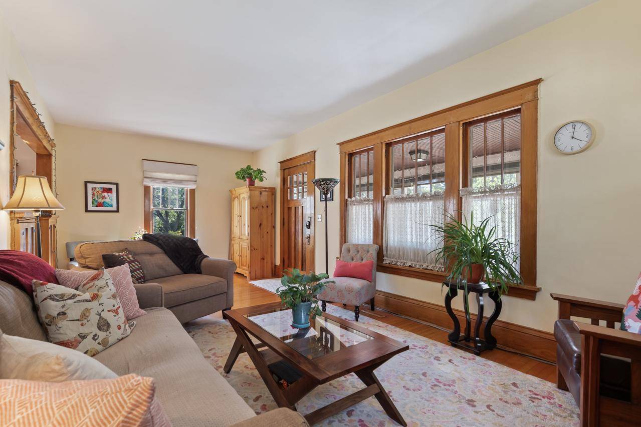 301 8th AVE N, Hopkins, MN 55343