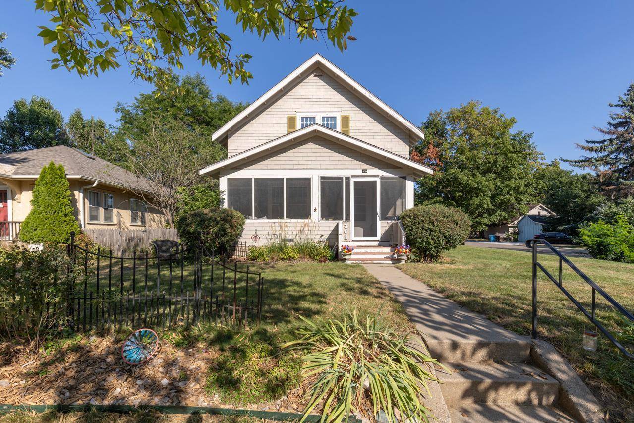 301 8th AVE N, Hopkins, MN 55343