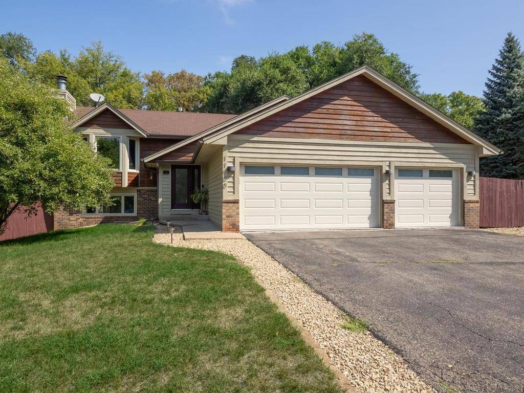 11900 Baypoint DR, Burnsville, MN 55337