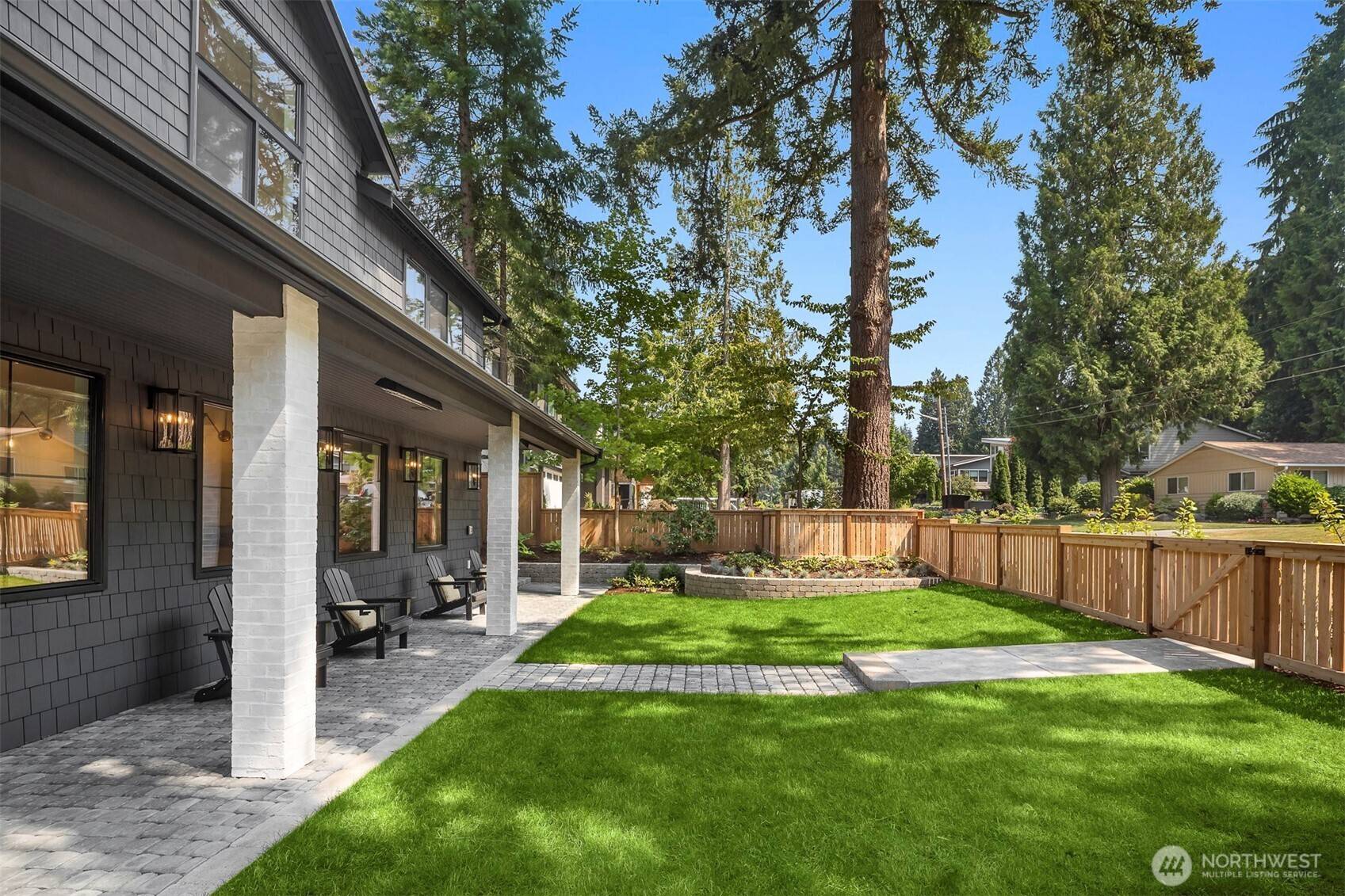 12416 NE 72nd ST, Kirkland, WA 98033