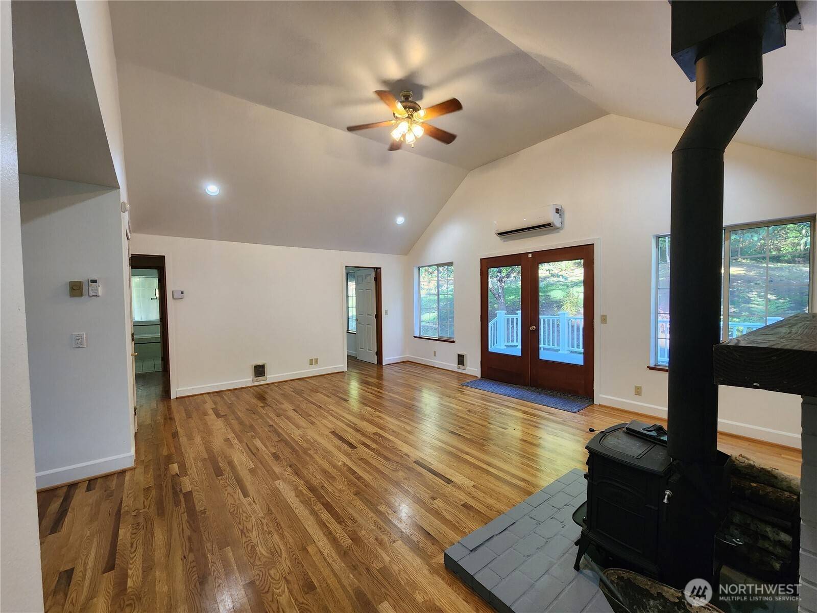 8542 Battle Point DR NE, Bainbridge Island, WA 98110