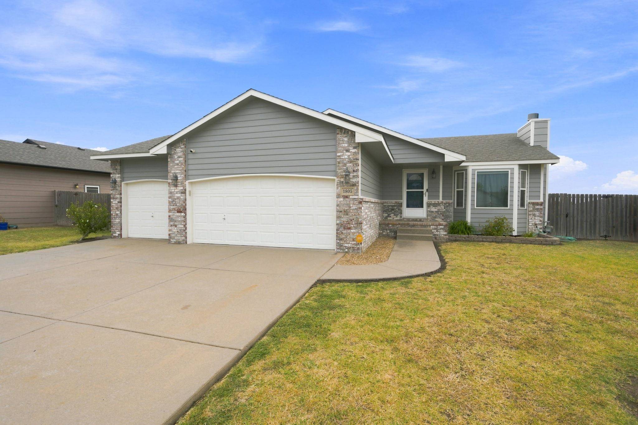 1805 N McRae Dr, Goddard, KS 67052