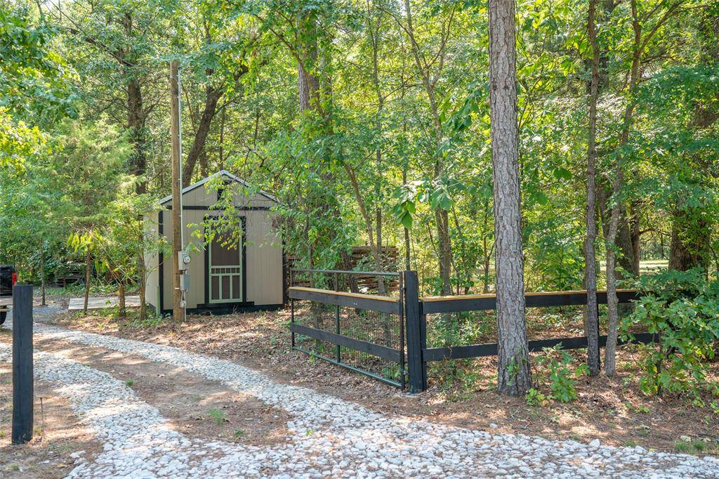 121 CR 2201, Hooks, TX 75561