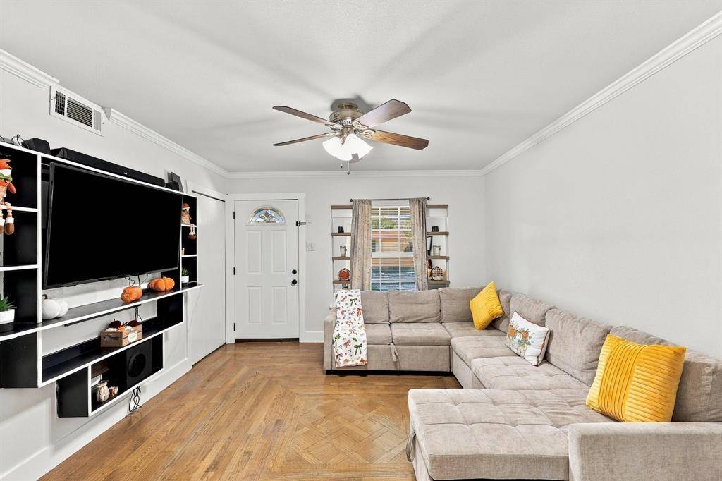 3214 Parker Street, Irving, TX 75062