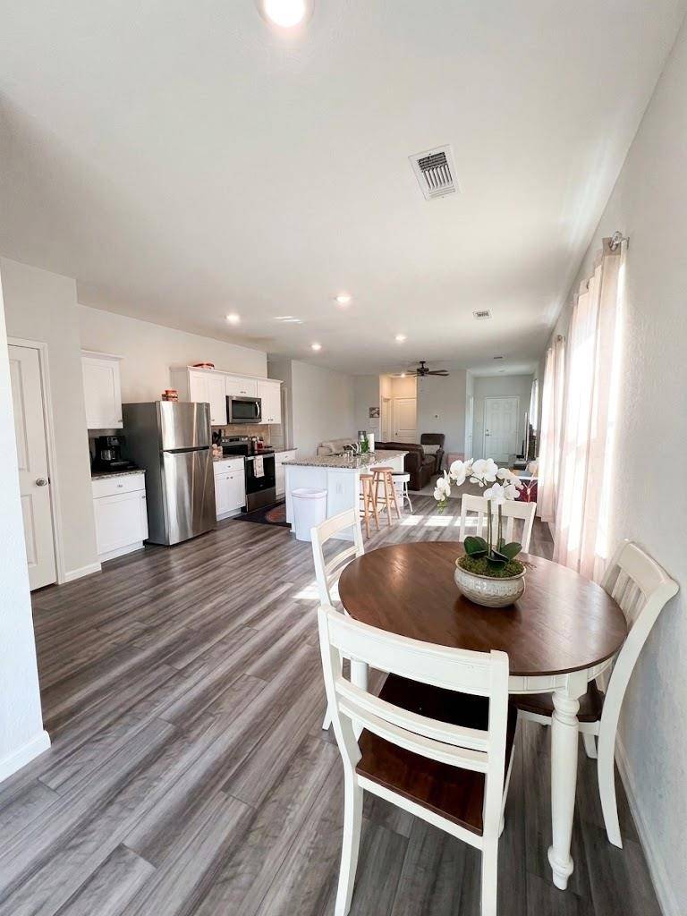 225 Comancheros RD, Jarrell, TX 76537