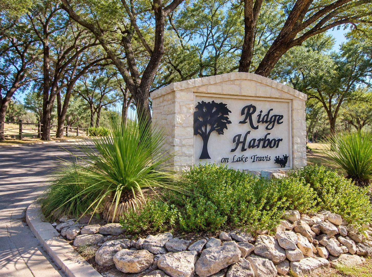 222 Wesley Ridge DR, Spicewood, TX 78669