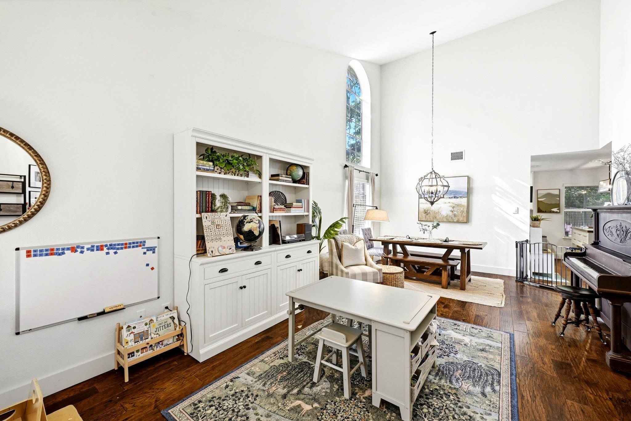 8014 Doe Meadow DR, Austin, TX 78749