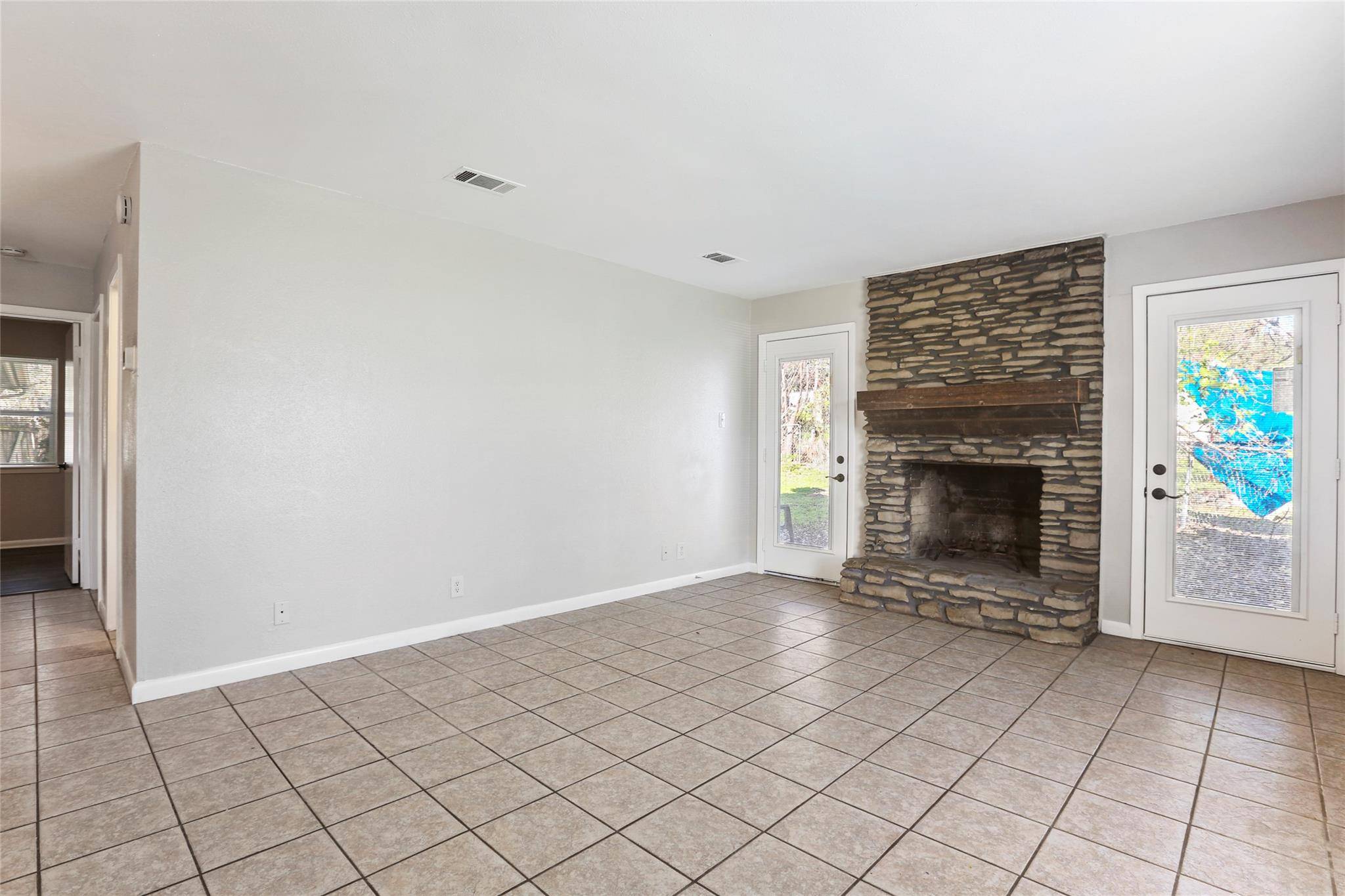 1408 Valleyridge CIR #102, Austin, TX 78704