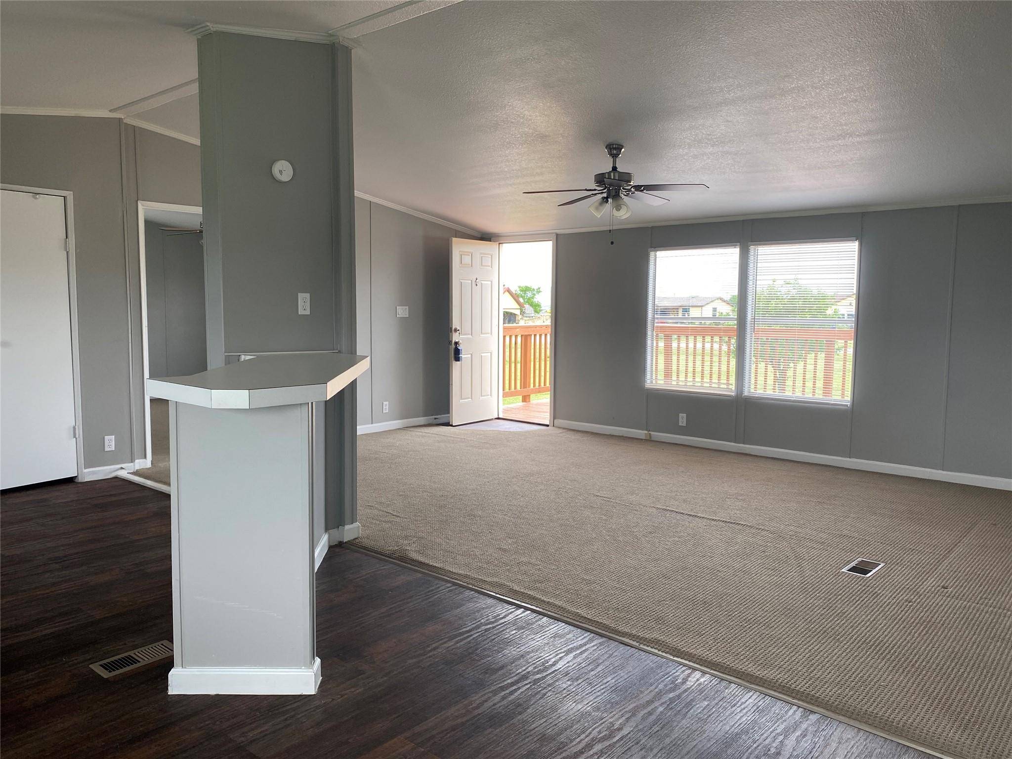 110 Thomas Park DR, Hutto, TX 78634