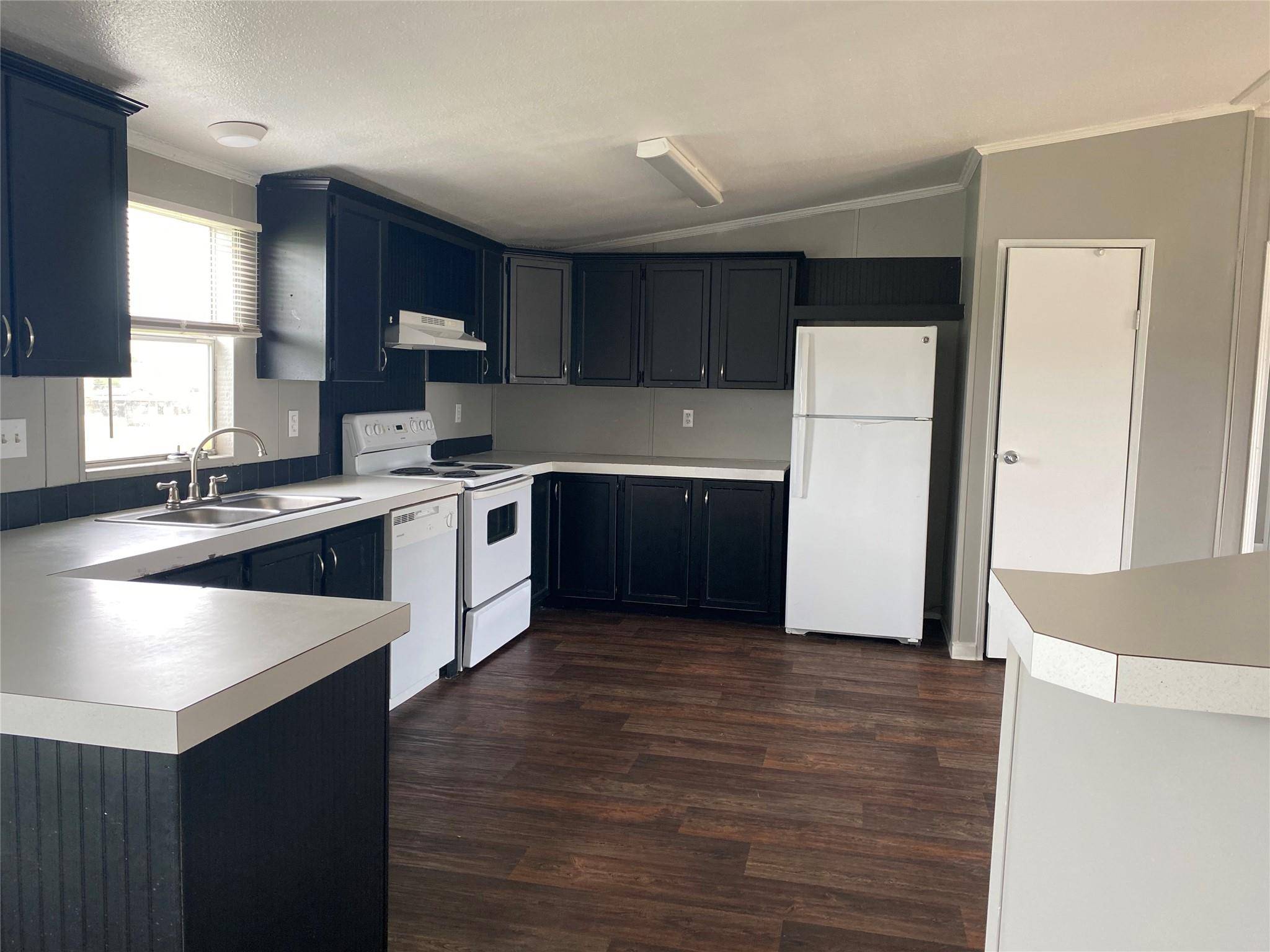 110 Thomas Park DR, Hutto, TX 78634