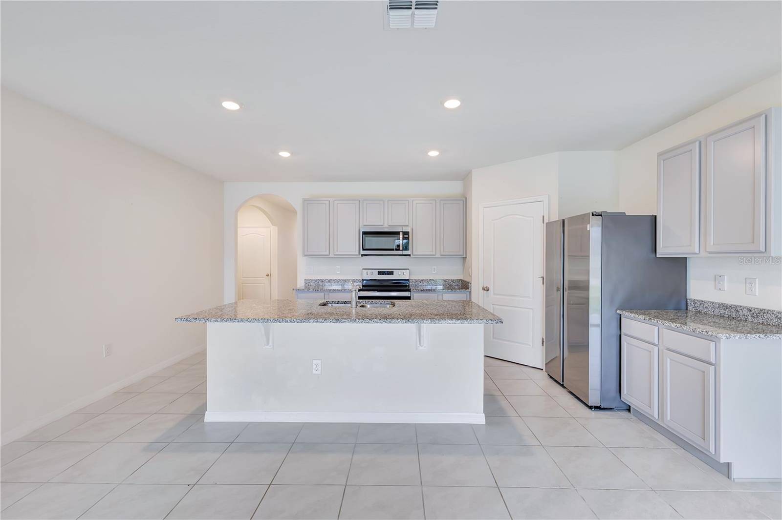 6766 GRACE HAMMOCK RD, St Cloud, FL 34773
