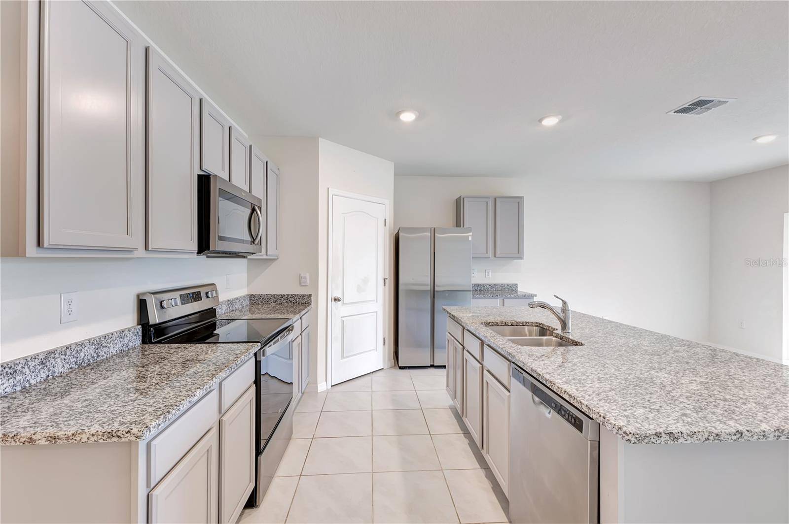 6766 GRACE HAMMOCK RD, St Cloud, FL 34773