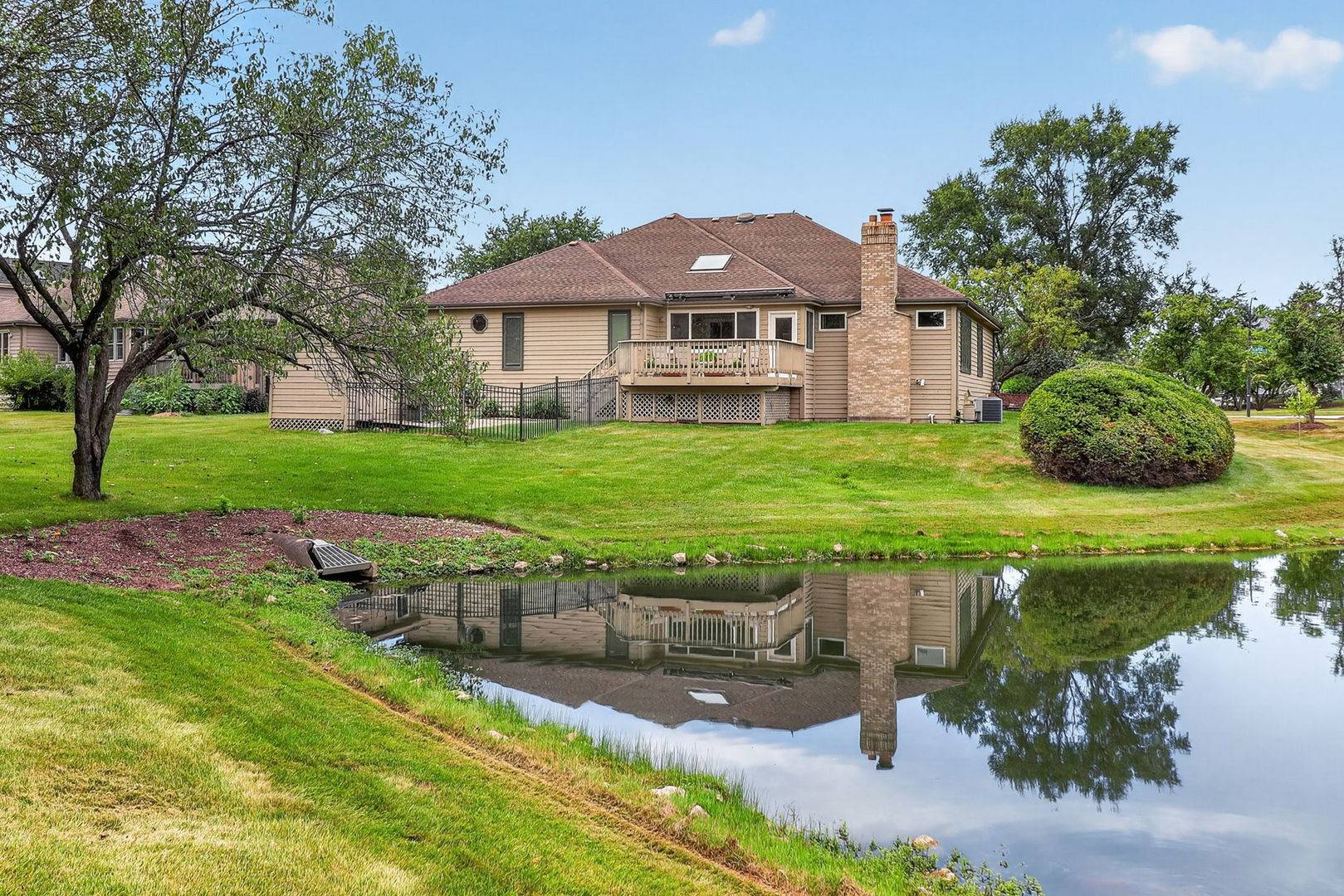2189 Hidden Valley DR, Naperville, IL 60565