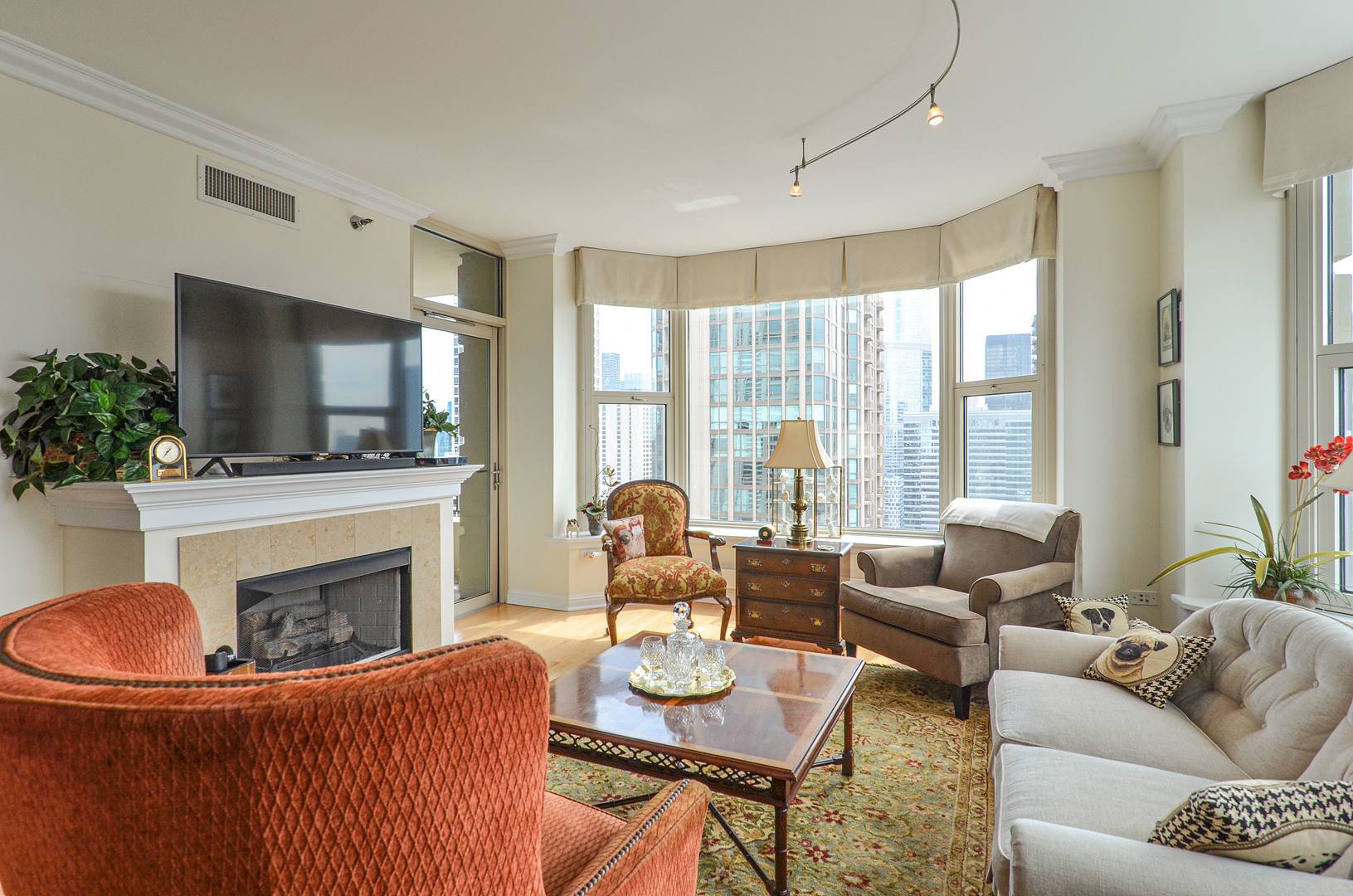 25 E SUPERIOR ST #3701, Chicago, IL 60611
