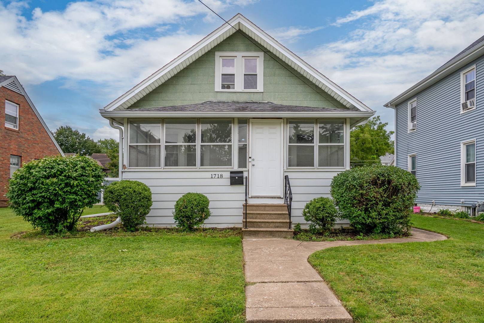 1718 13th AVE, Moline, IL 61265