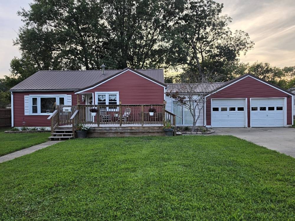 534 Tar Spring DR, Carmi, IL 62821