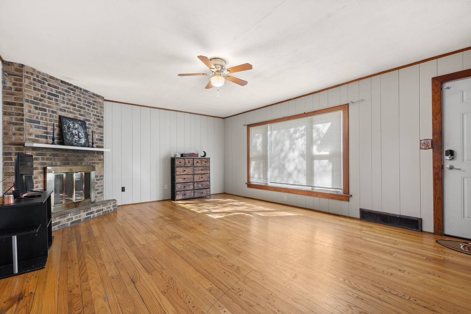 2422 Ridge AVE, Rockford, IL 61103