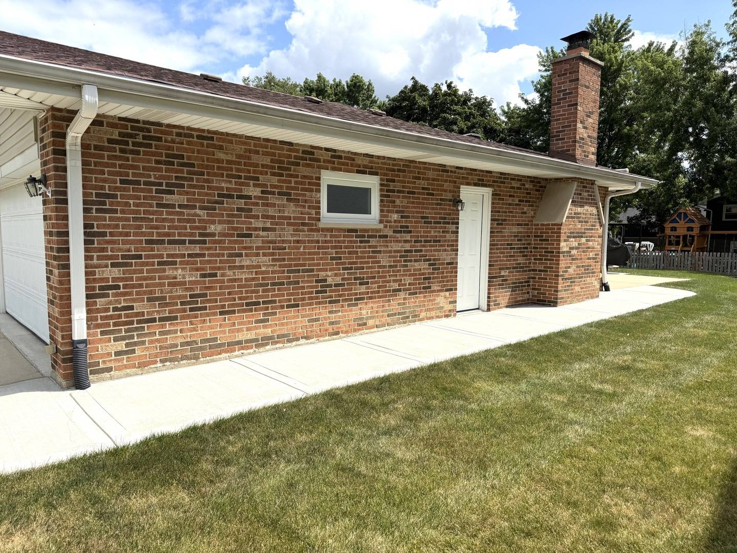 7129 Exner RD, Darien, IL 60561