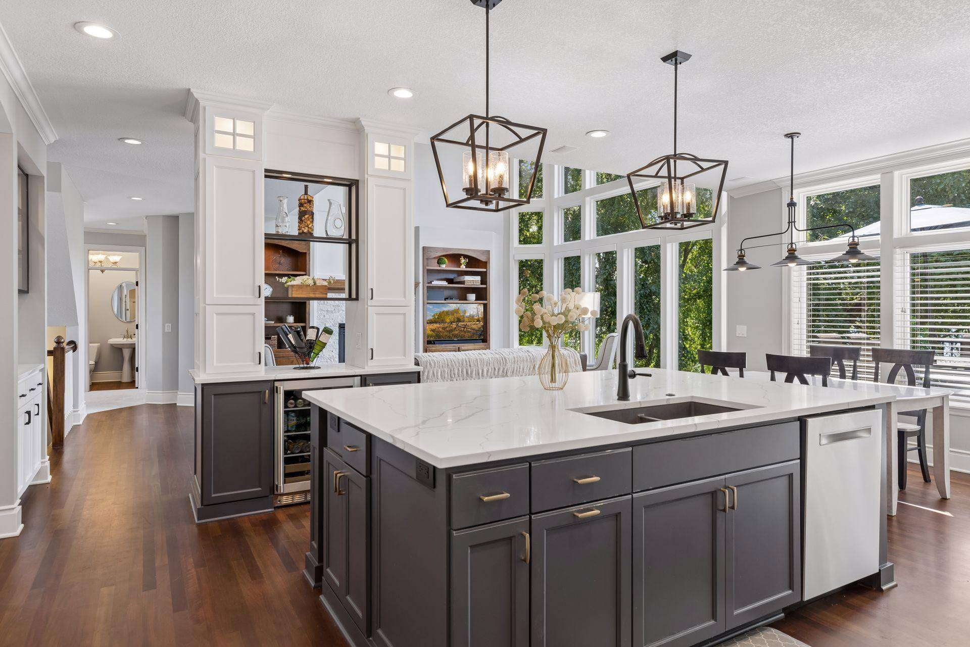 18692 Erin Bay, Eden Prairie, MN 55347