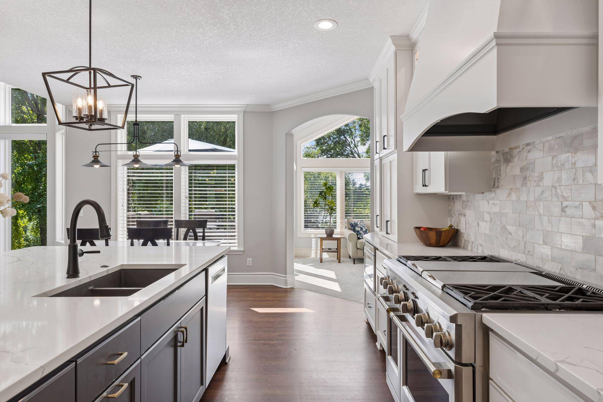 18692 Erin Bay, Eden Prairie, MN 55347