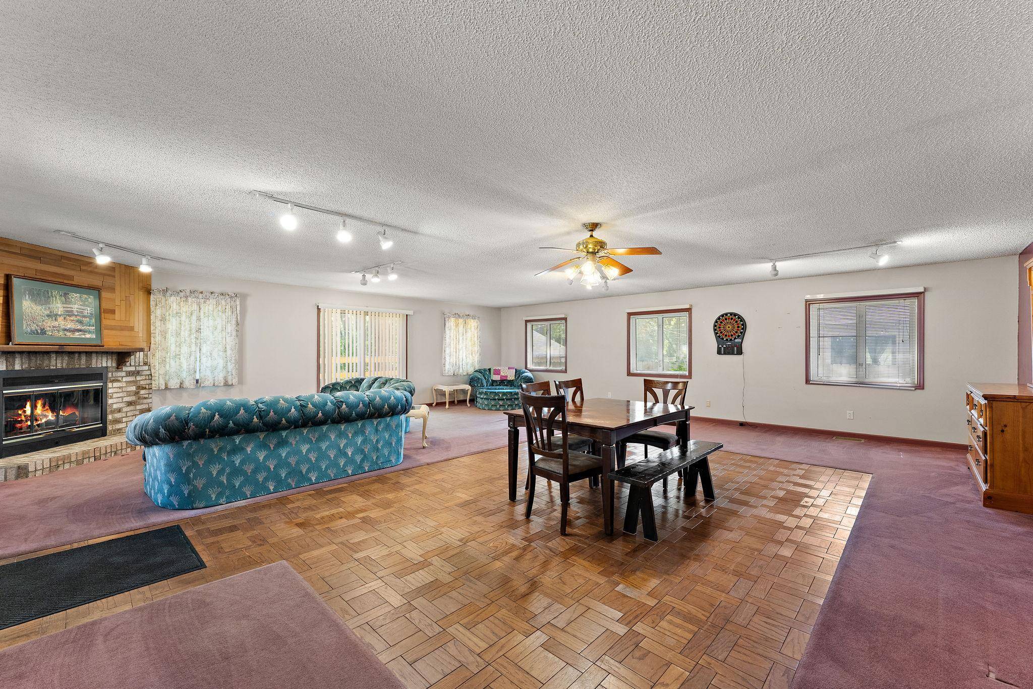 2986 Woodbridge ST, Roseville, MN 55113