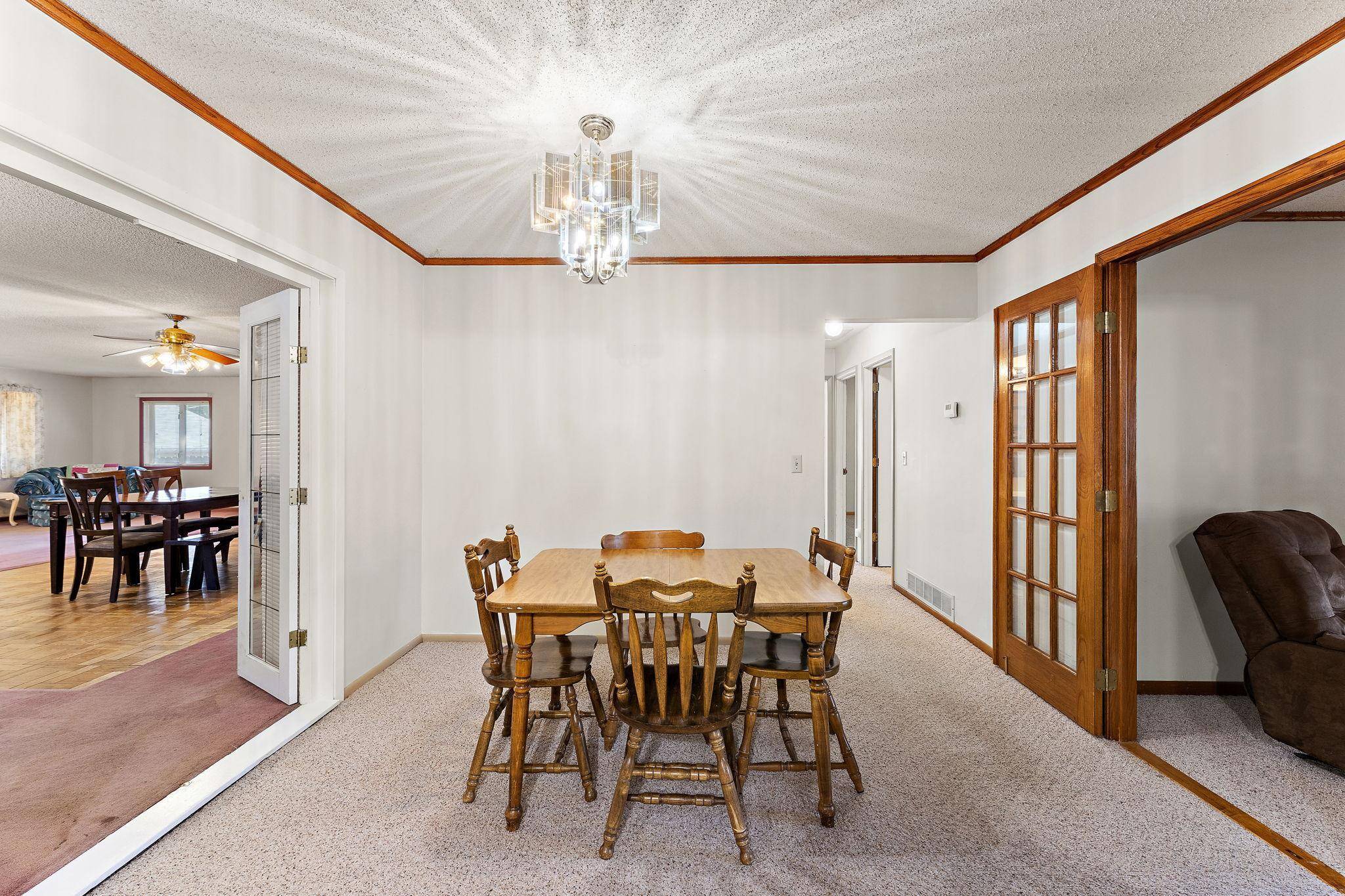 2986 Woodbridge ST, Roseville, MN 55113