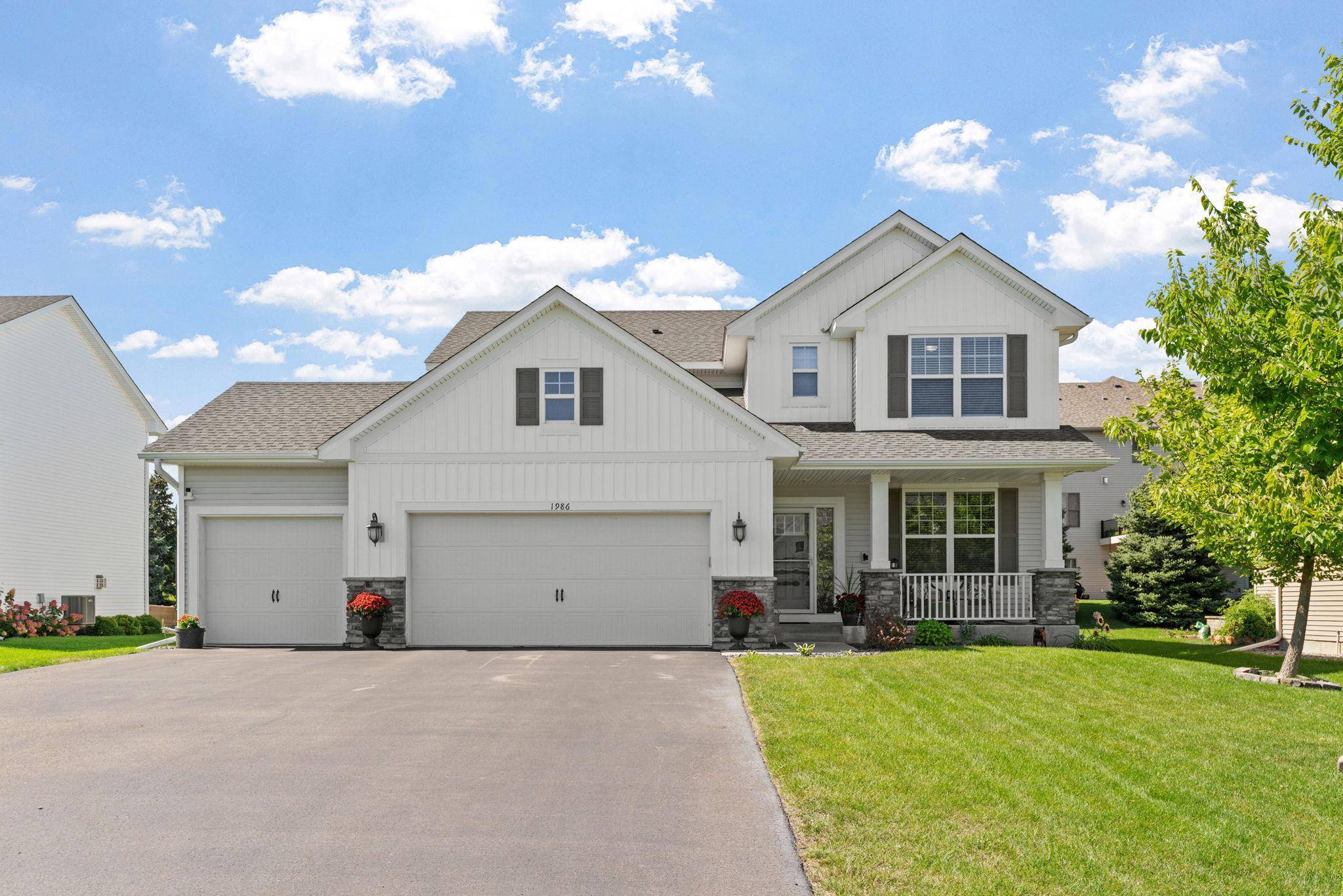 1986 Red Oak PATH, Shakopee, MN 55379