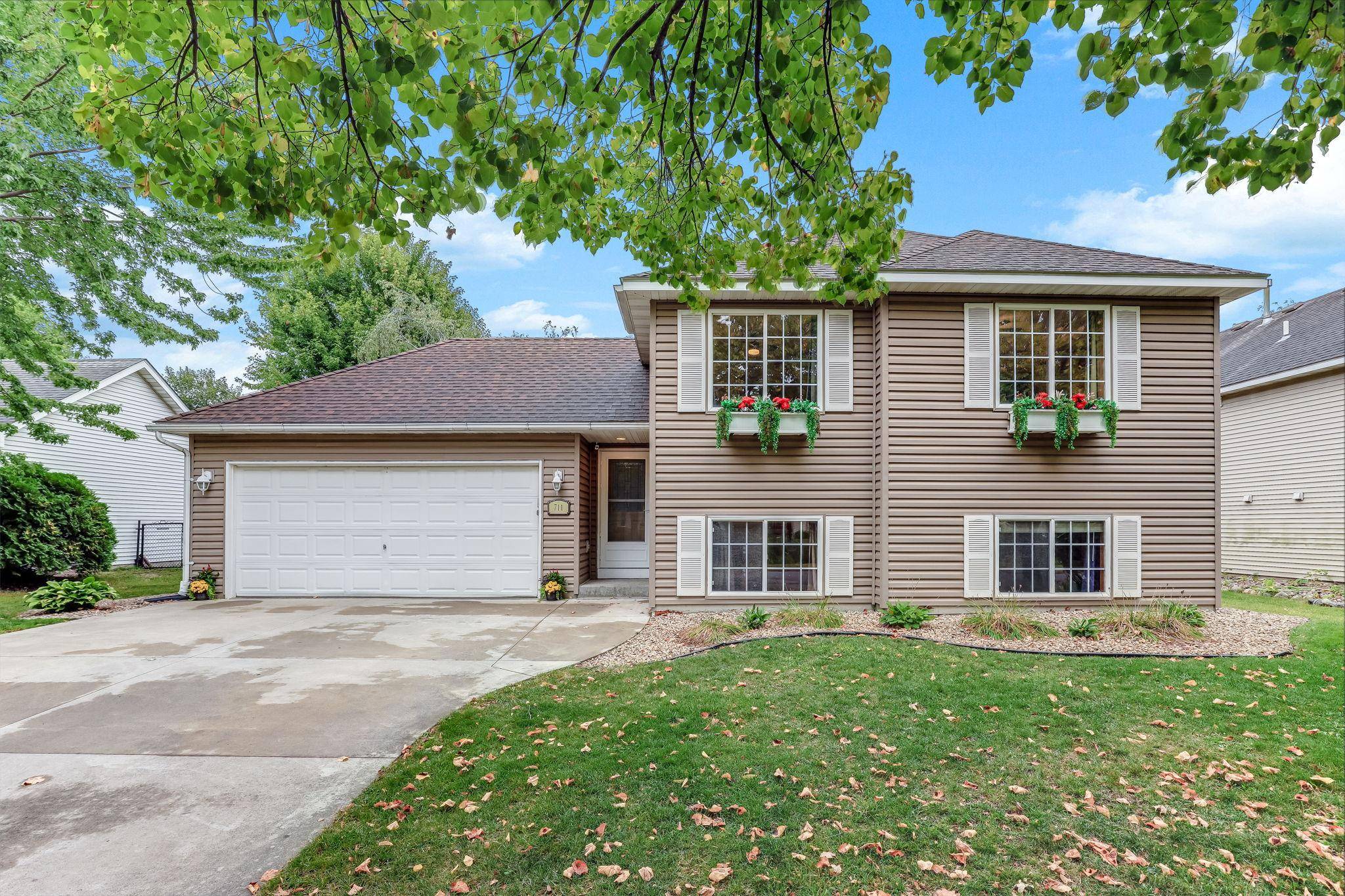 711 12th ST, Farmington, MN 55024