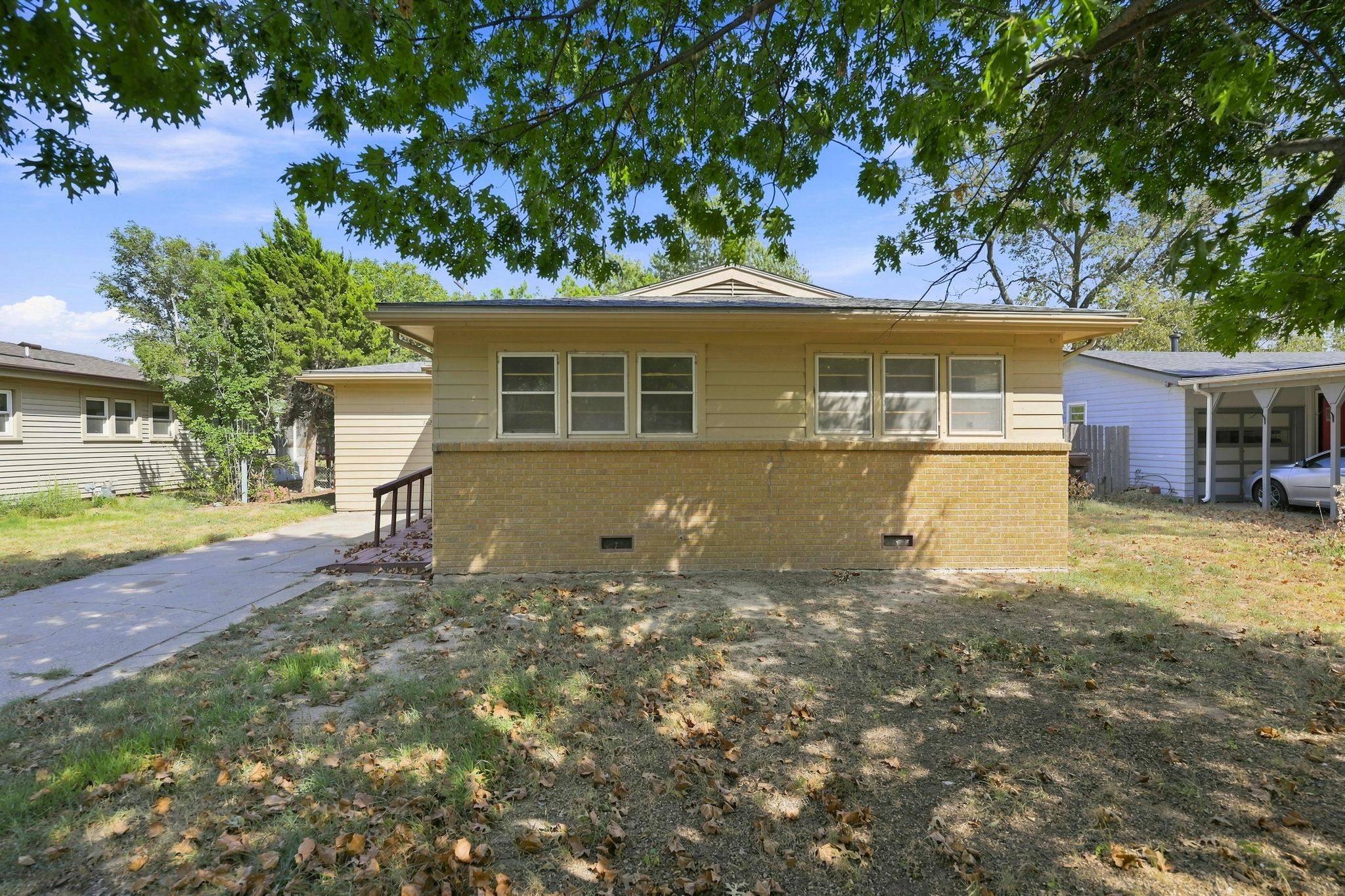2822 S Santa fe, Wichita, KS 67216