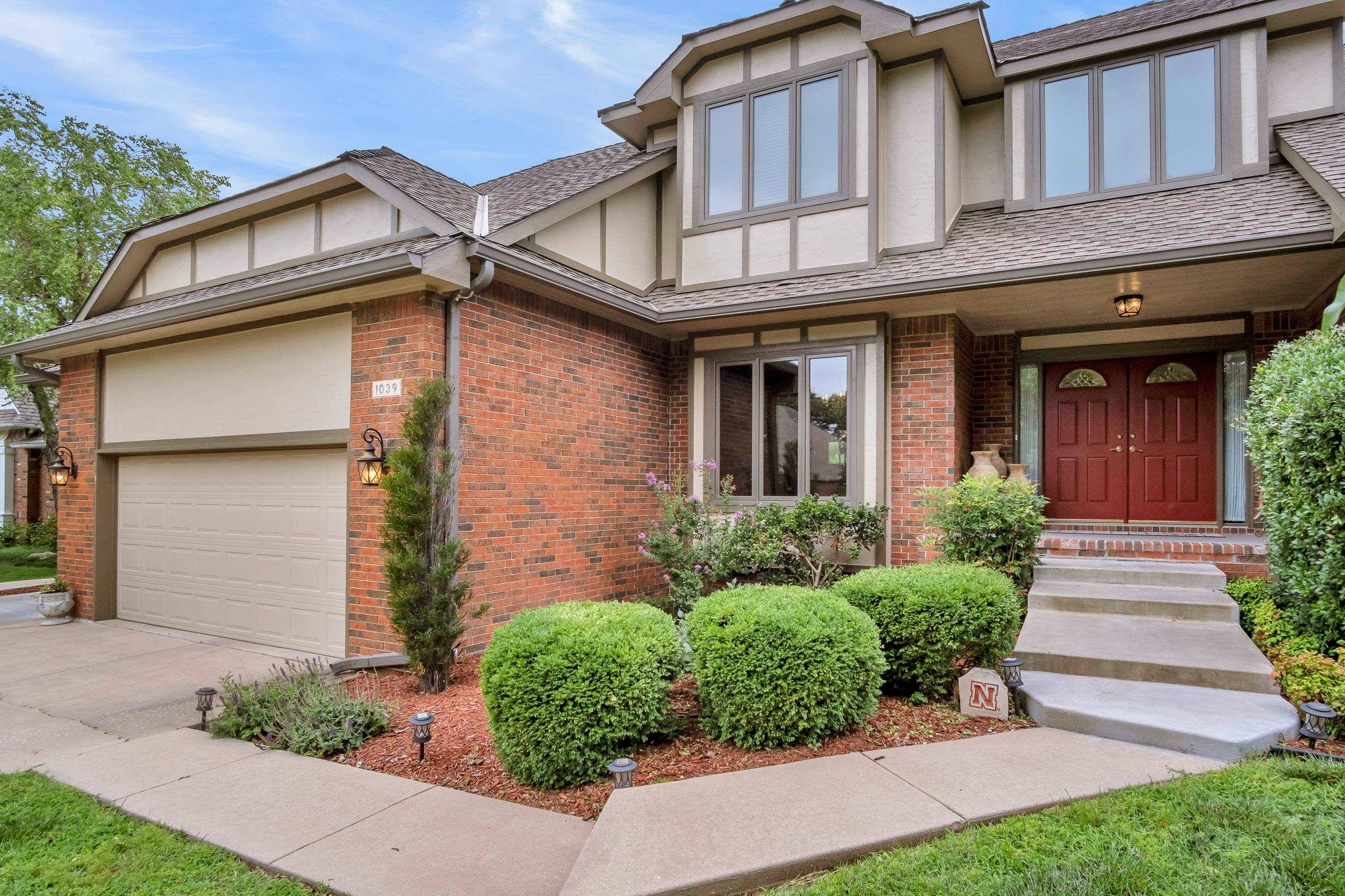 1039 N Post Oak Rd, Wichita, KS 67206