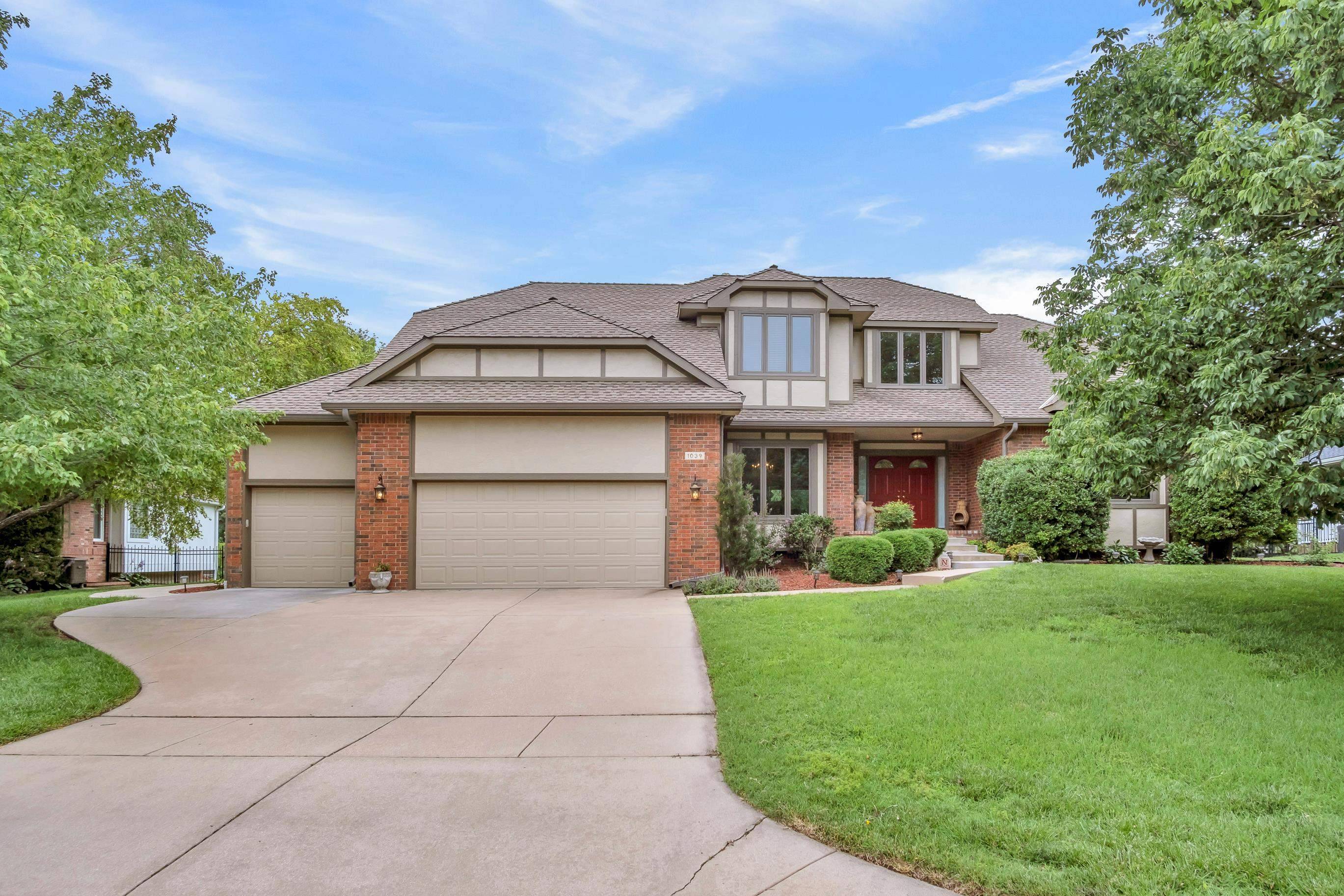 1039 N Post Oak Rd, Wichita, KS 67206