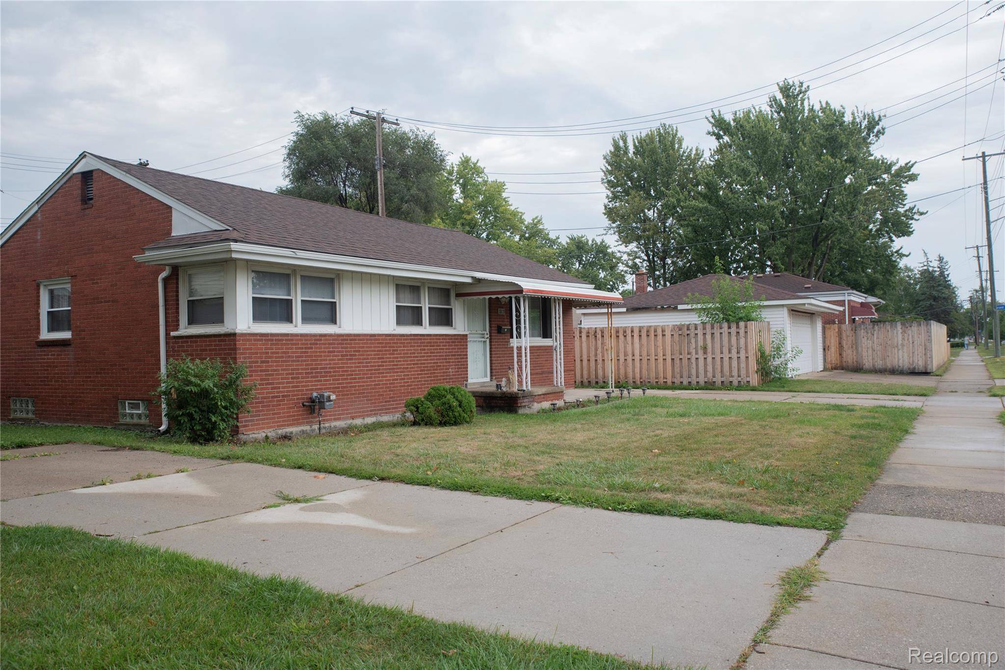 20021 Martin RD, St. Clair Shores, MI 48081
