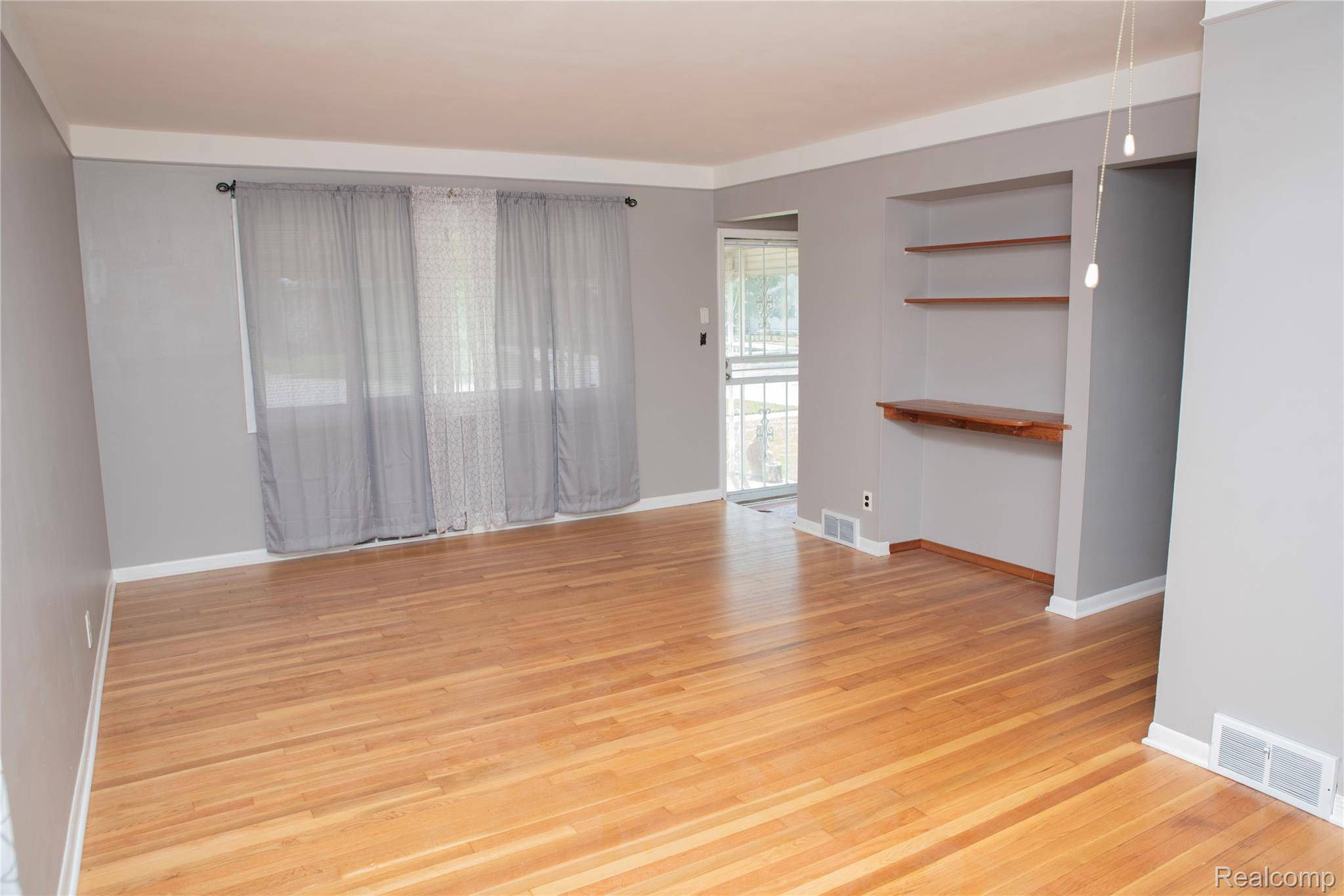 20021 Martin RD, St. Clair Shores, MI 48081