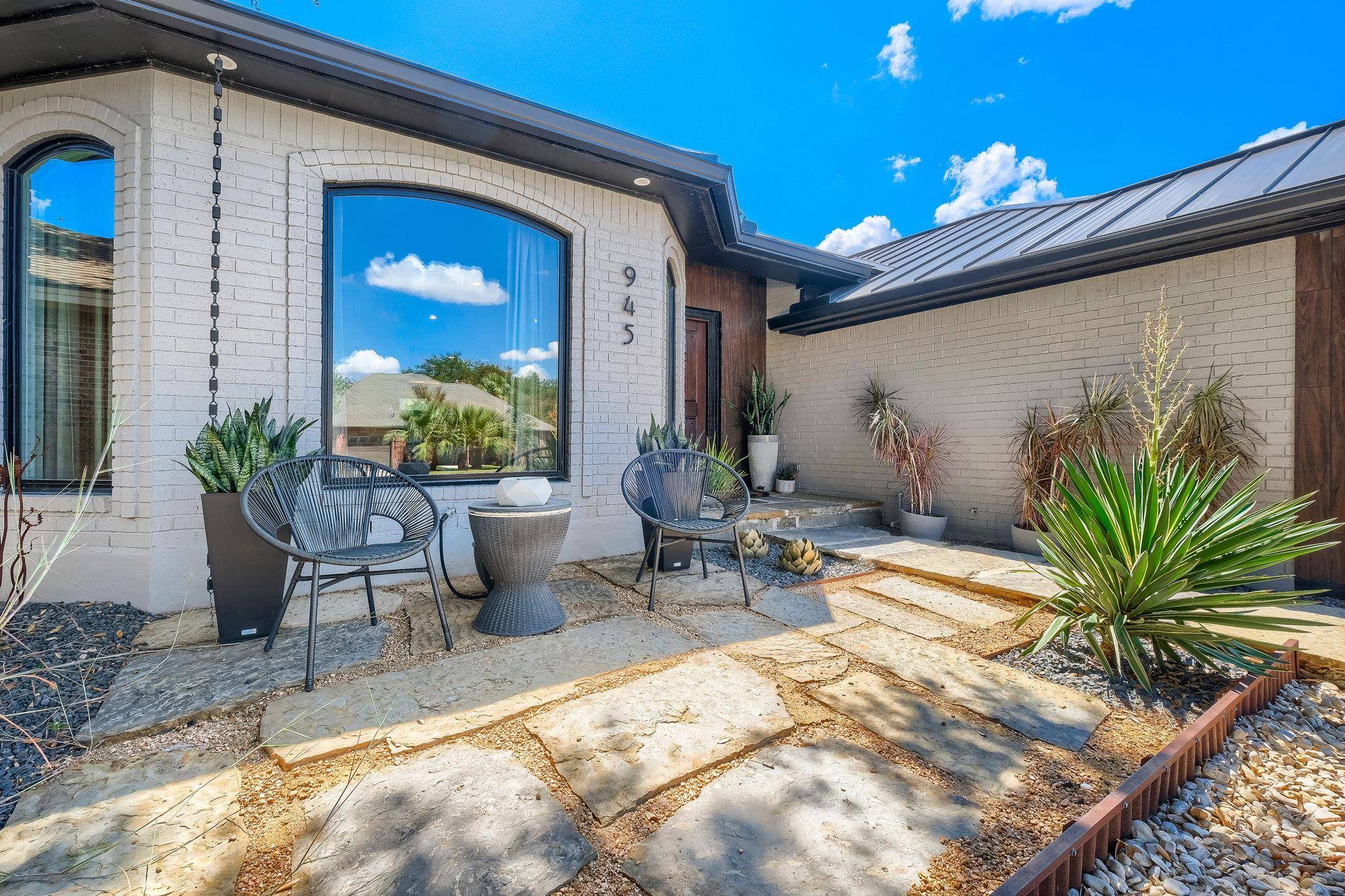 945 Queens DR, New Braunfels, TX 78130