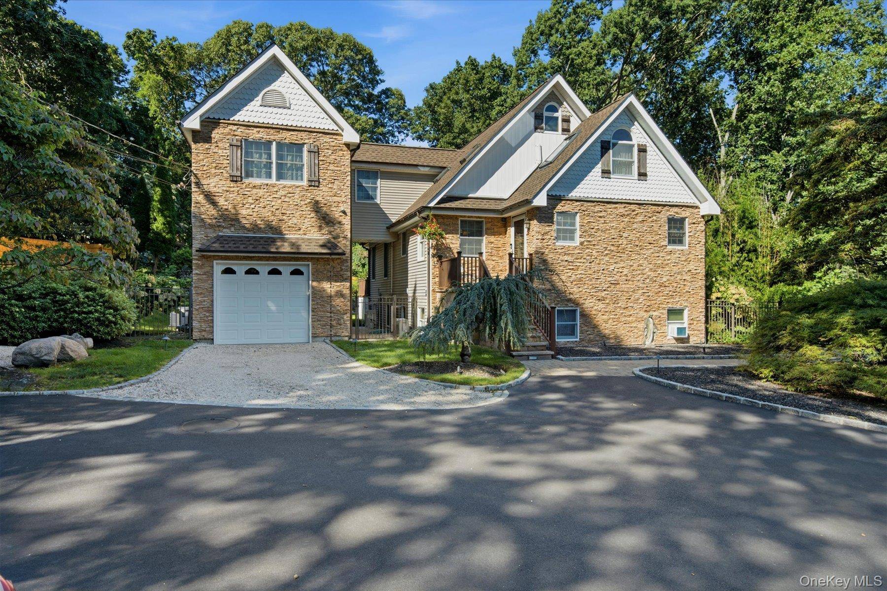 24 Sylvan LN, Miller Place, NY 11764