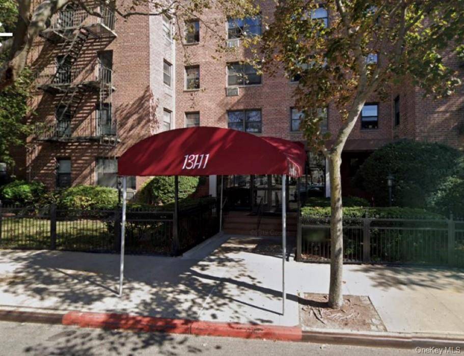 131-11 Kew Gardens RD #1O, Richmond Hill, NY 11418
